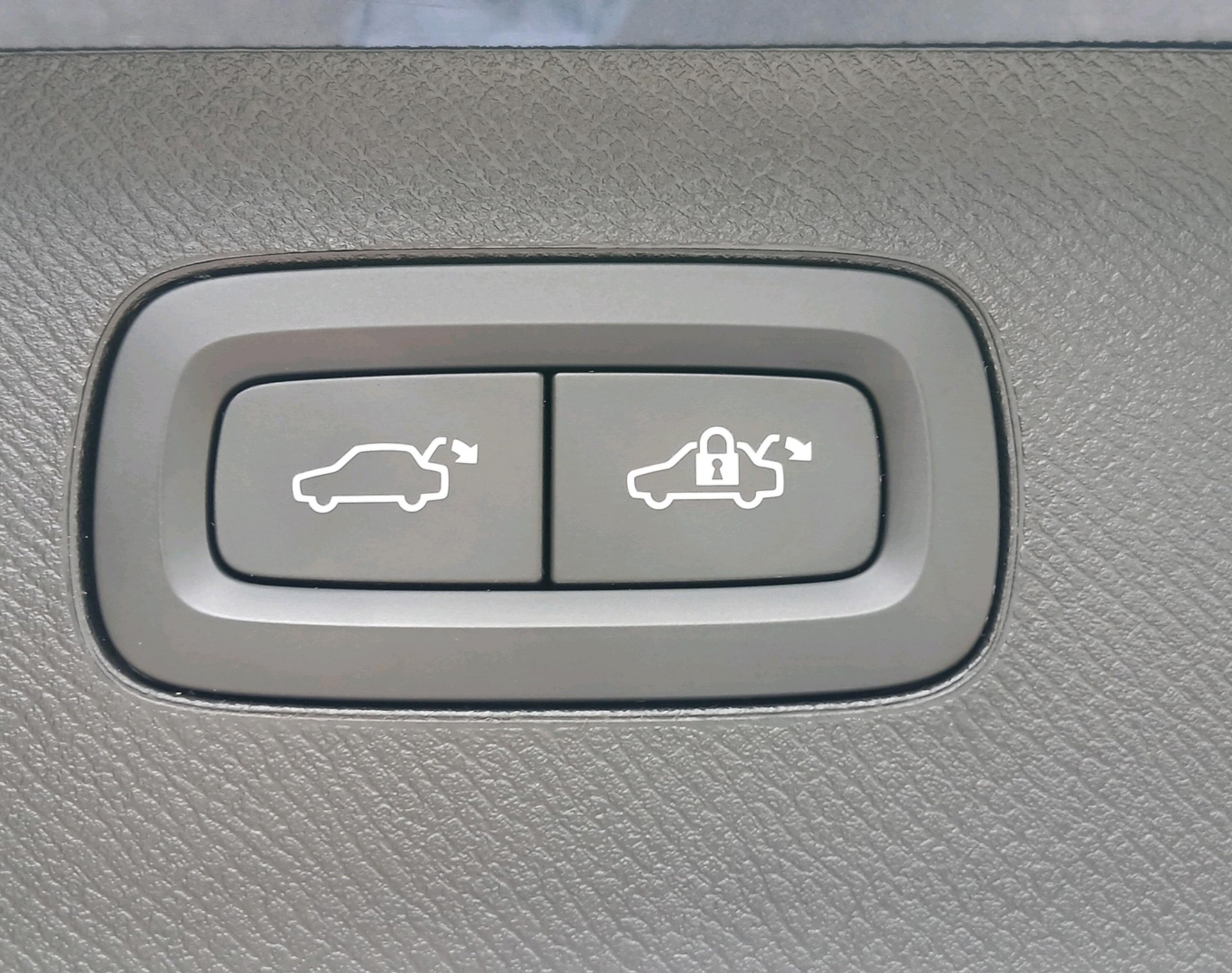 VOLVO XC90 2.0 T8 TE Ultimate Bright-image-18