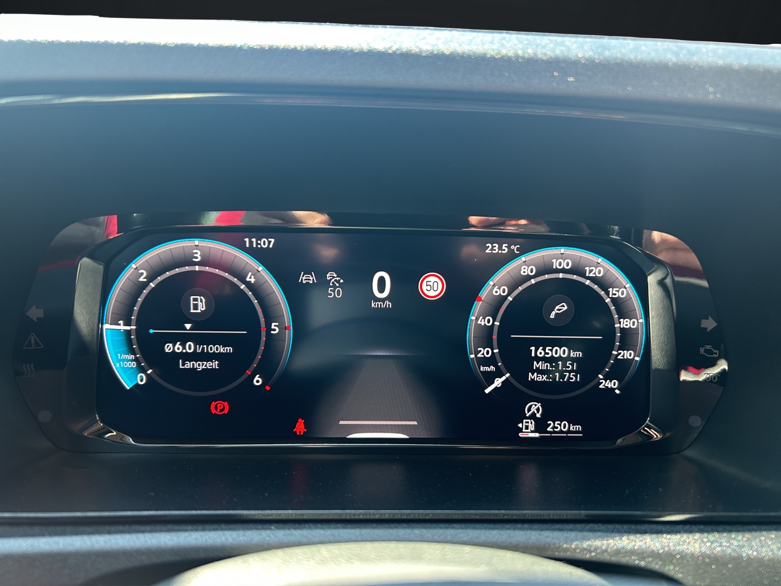 VW Caddy Maxi 2.0 TDI Life 4Motion-image-16