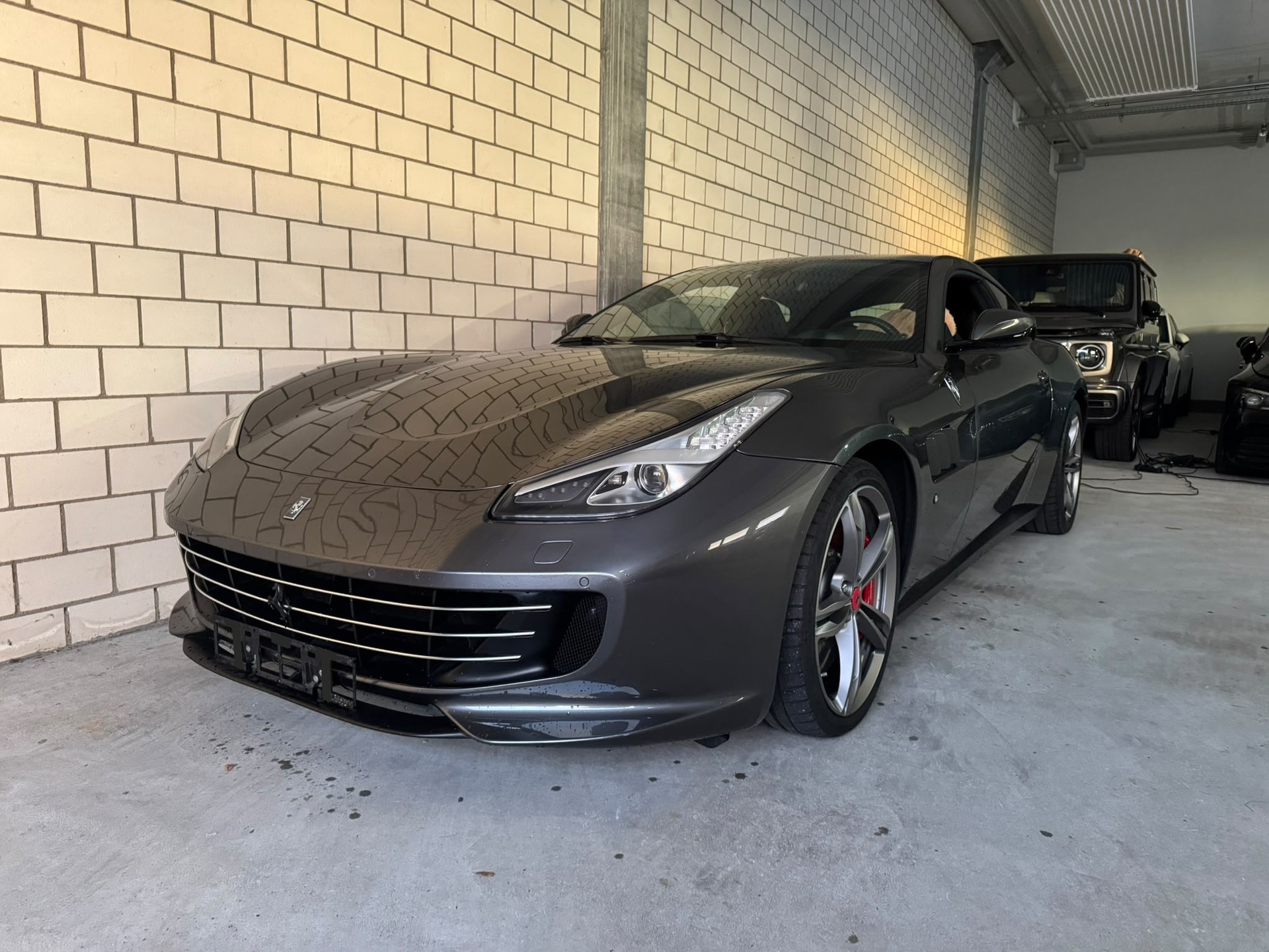 FERRARI GTC 4 Lusso V12 Traumausstattung-showroom-element-1
