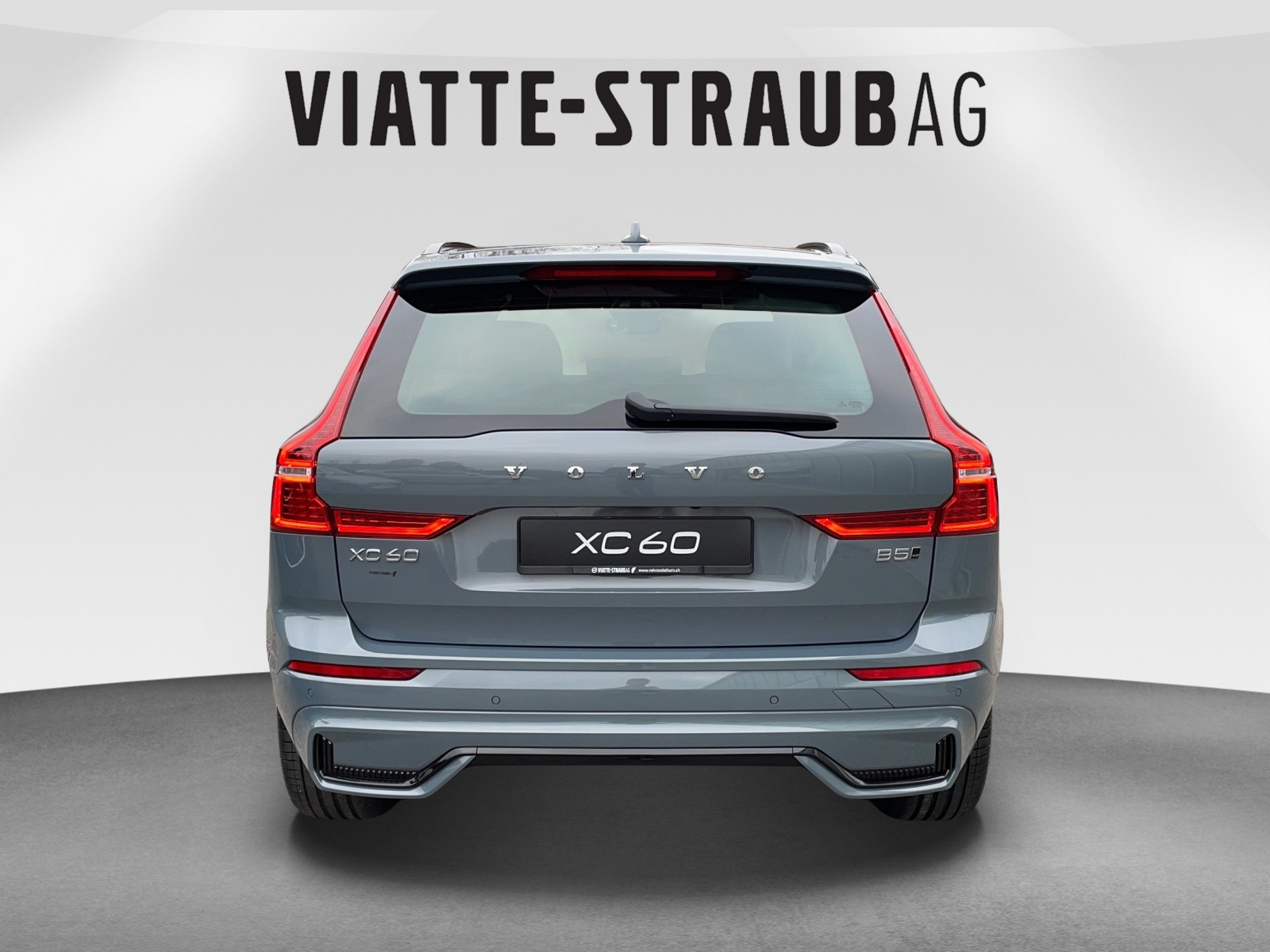 VOLVO XC60 2.0 B5 MH Plus Dark AWD-showroom-element-3