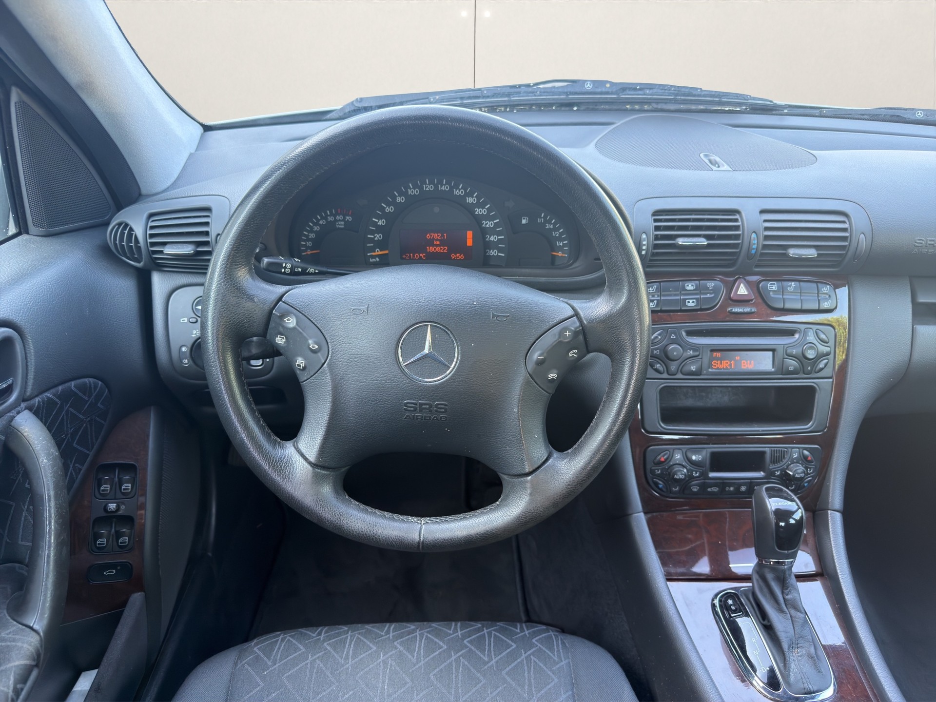 MERCEDES-BENZ C 240 Classic 4Matic Automatic-image-9