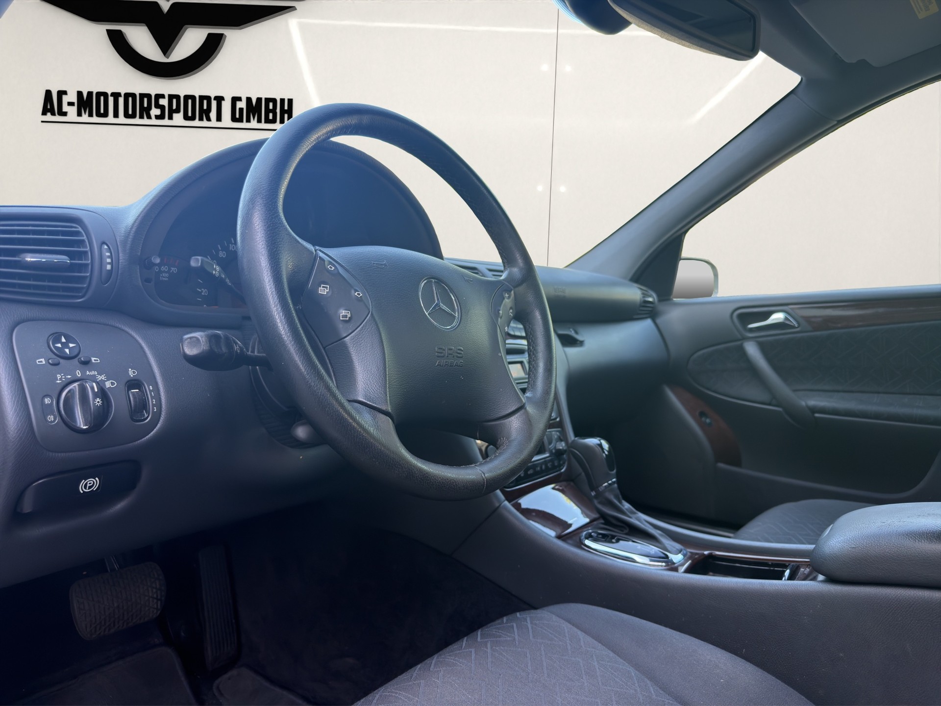 MERCEDES-BENZ C 240 Classic 4Matic Automatic-image-12