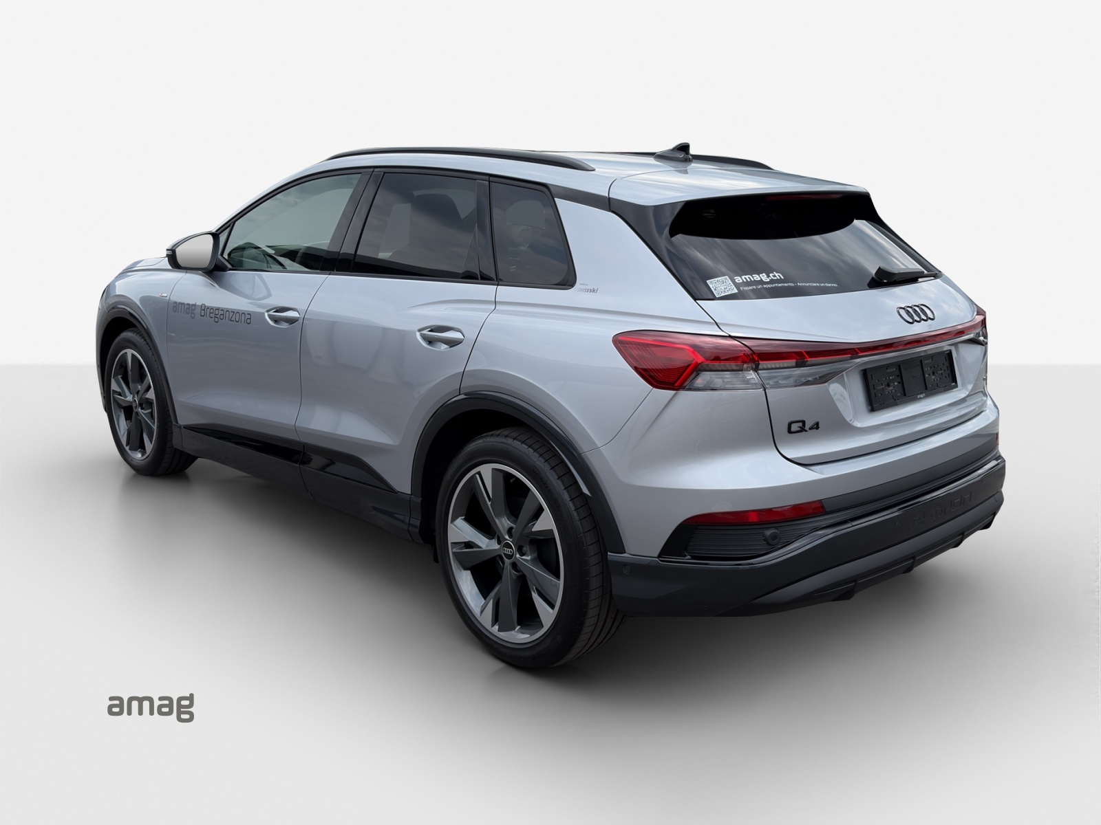 AUDI Q4 e-tron 45 Edition Swiss Ski quattro-showroom-element-2