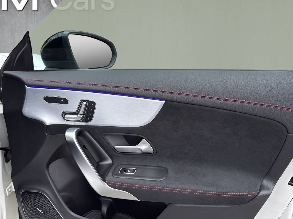 MERCEDES-BENZ CLA 35 AMG 4matic Shooting Brake-image-11