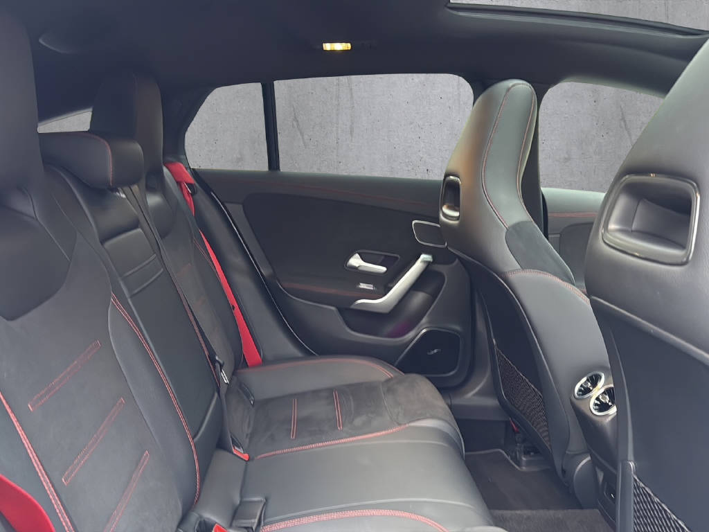 MERCEDES-BENZ CLA 35 AMG 4matic Shooting Brake-image-13
