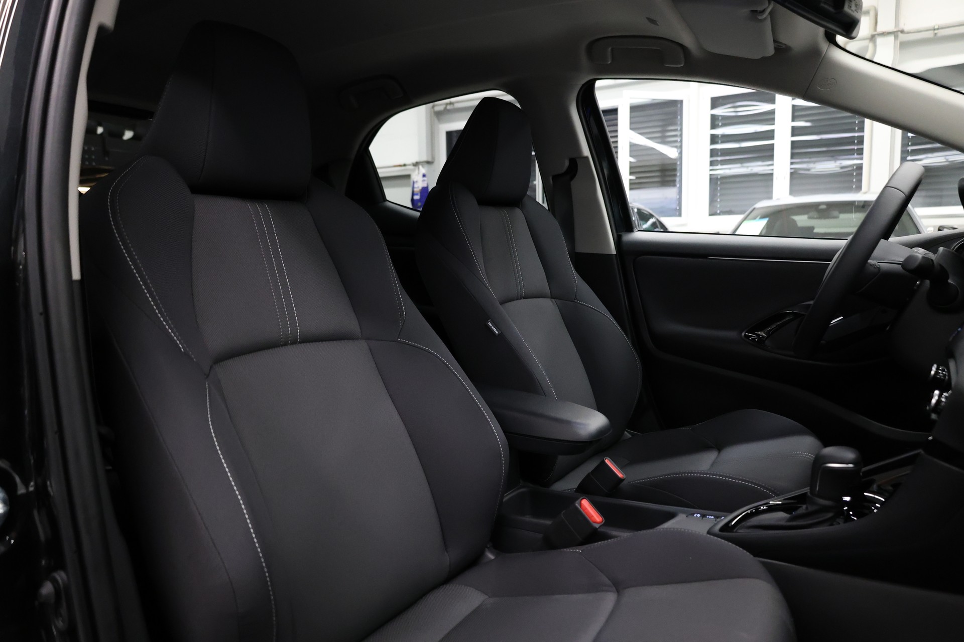 TOYOTA Yaris 1.5 VVT-i HSD Teamplayer-image-18