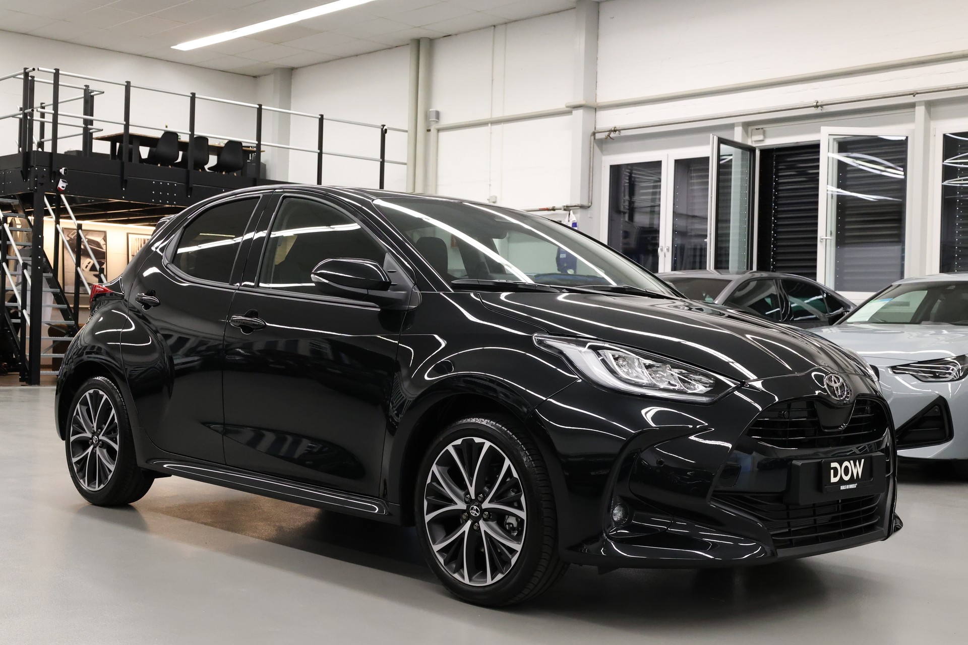 TOYOTA Yaris 1.5 VVT-i HSD Teamplayer-showroom-element-1