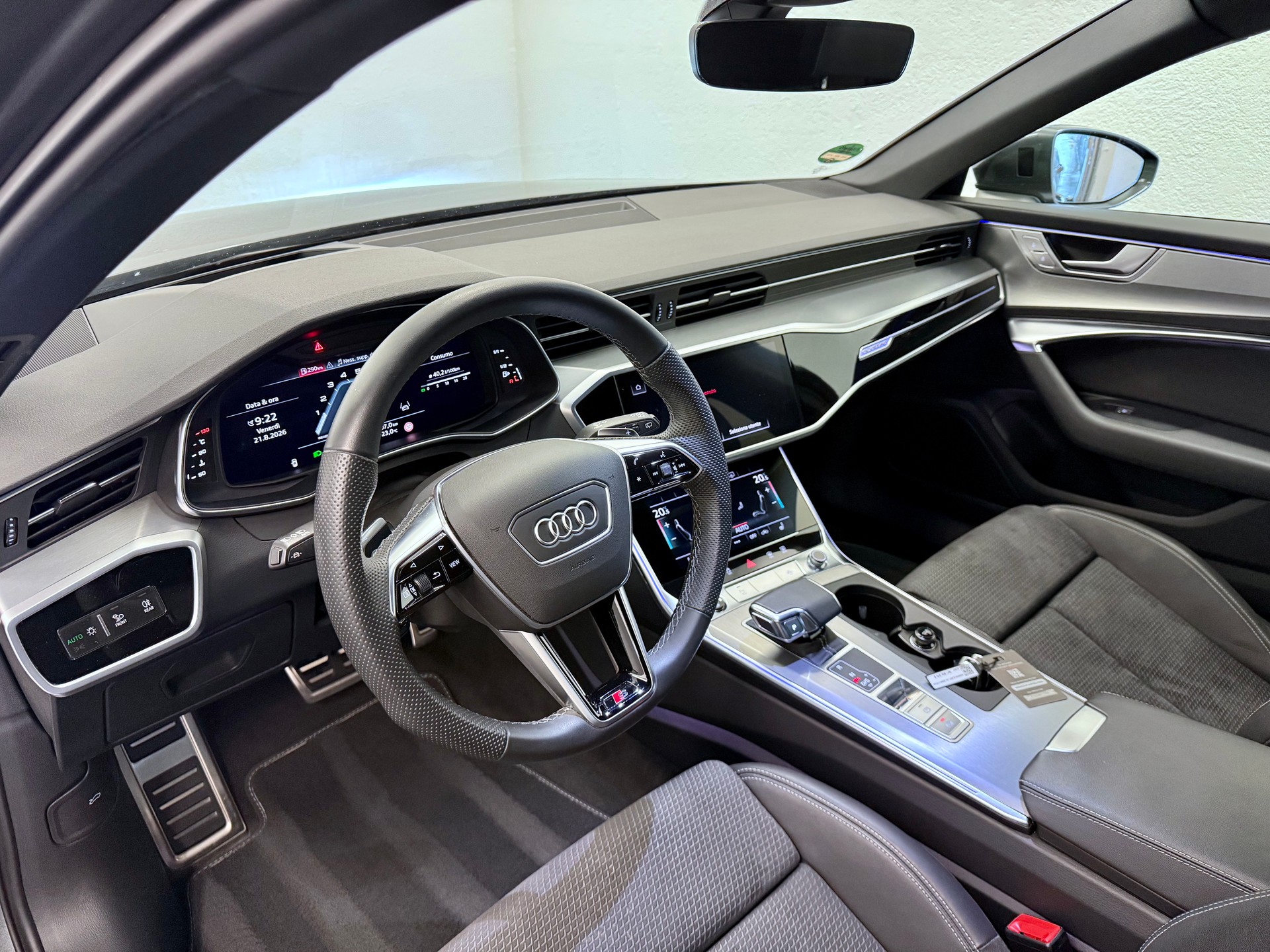AUDI A6 Avant 45 TFSI Sport S-tronic quattro-image-18