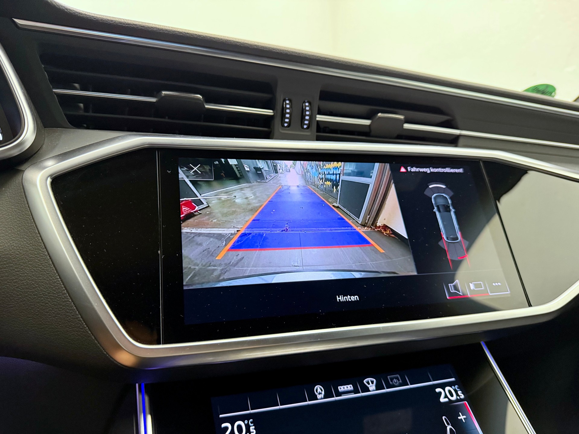 AUDI A6 Avant 45 TFSI Sport S-tronic quattro-image-24