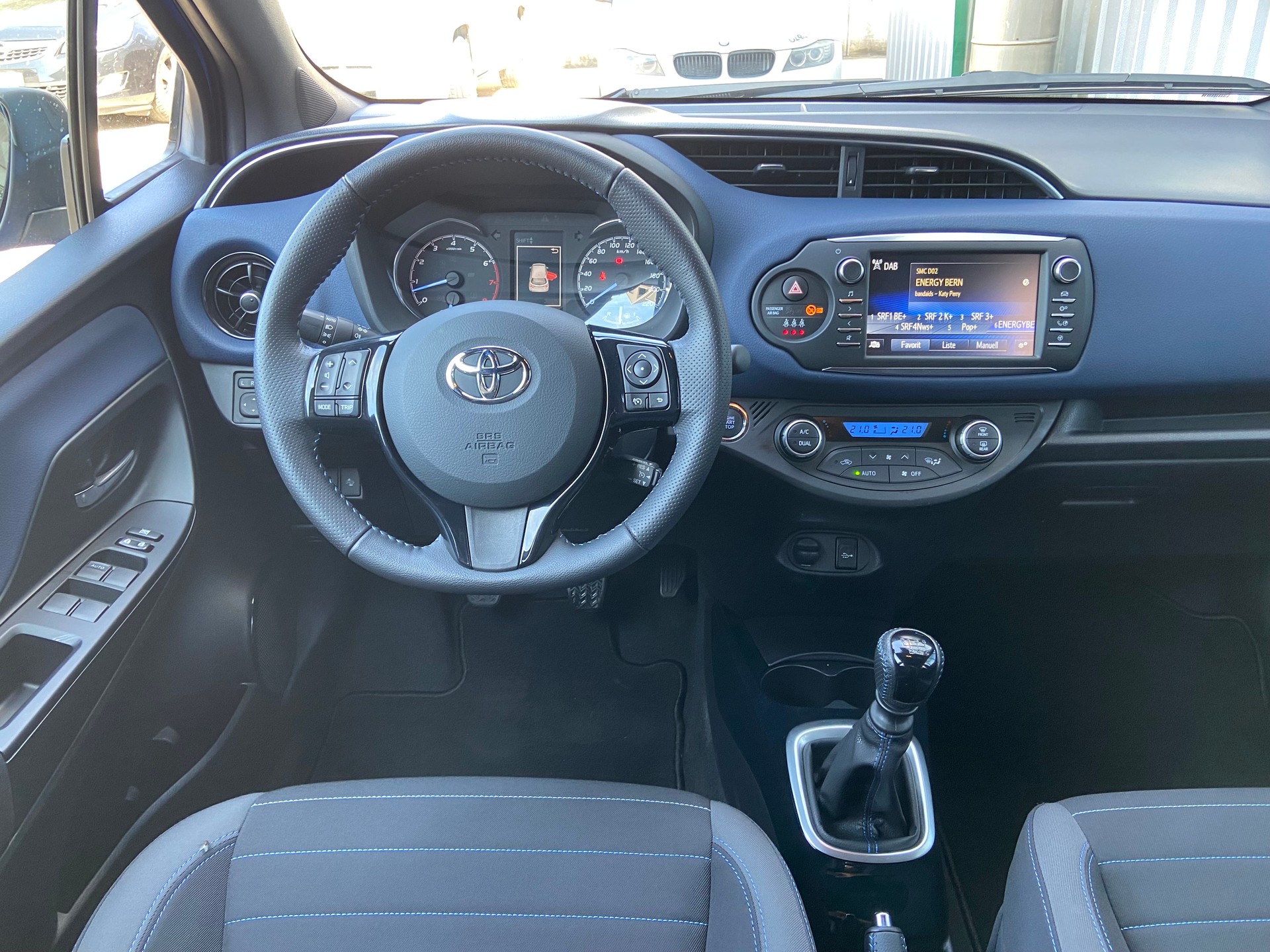 TOYOTA Yaris 1.5 Style Edition-image-9