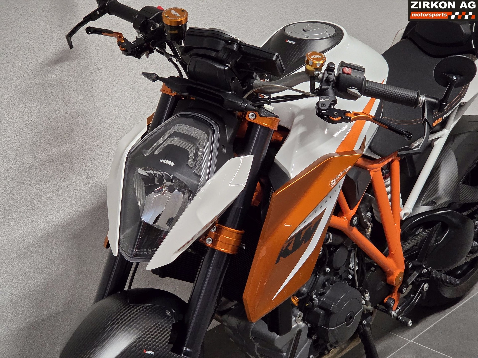 KTM 1290 Super Duke R Special Edition-image-12