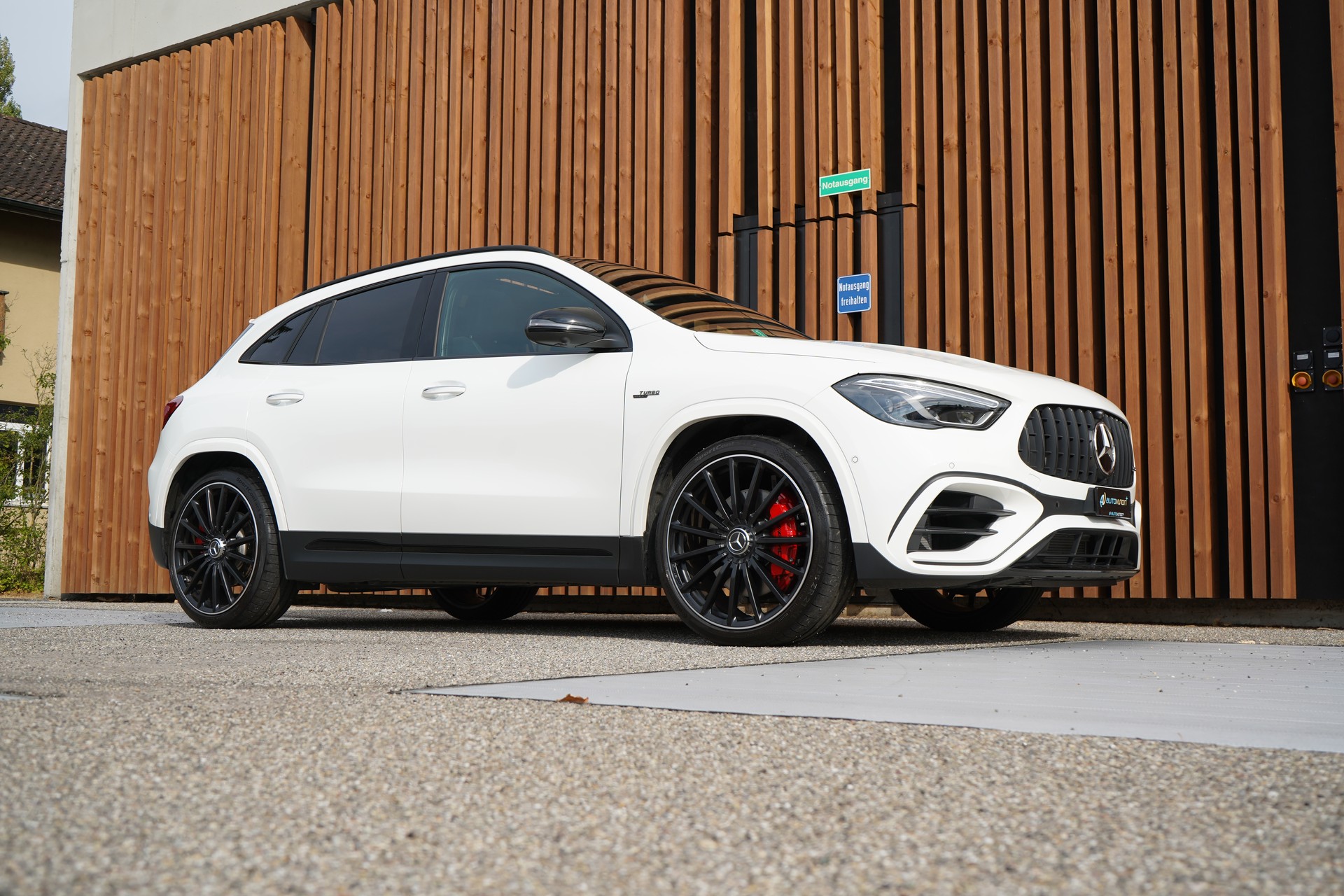 MERCEDES-BENZ GLA AMG 45 S 4MATIC+ NIGHT 8G-DCT l 421 PS-image-12