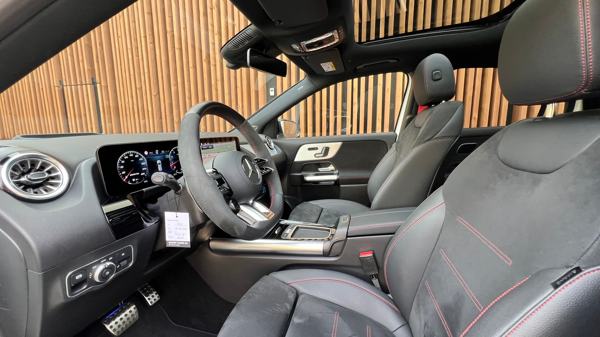 MERCEDES-BENZ GLA AMG 45 S 4MATIC+ NIGHT 8G-DCT l 421 PS-image-25