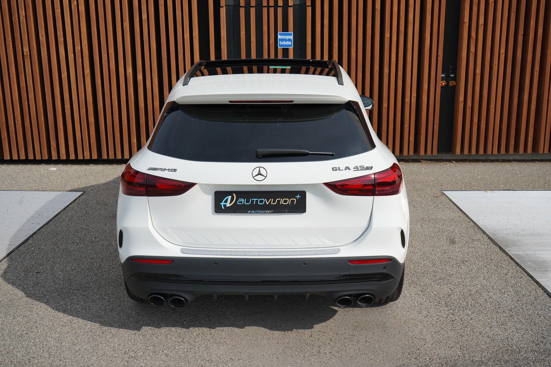 MERCEDES-BENZ GLA AMG 45 S 4MATIC+ NIGHT 8G-DCT l 421 PS-image-15