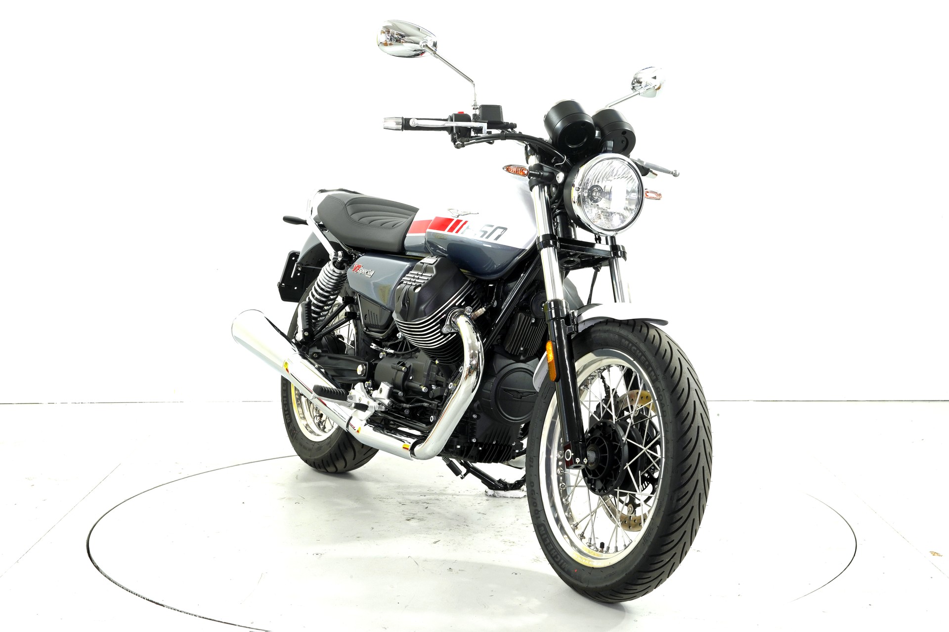 MOTO GUZZI V7 Special-image-1