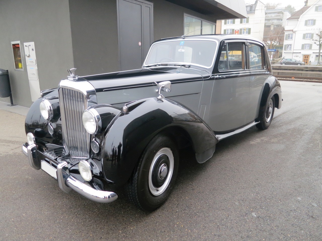 BENTLEY R-Type Saloon