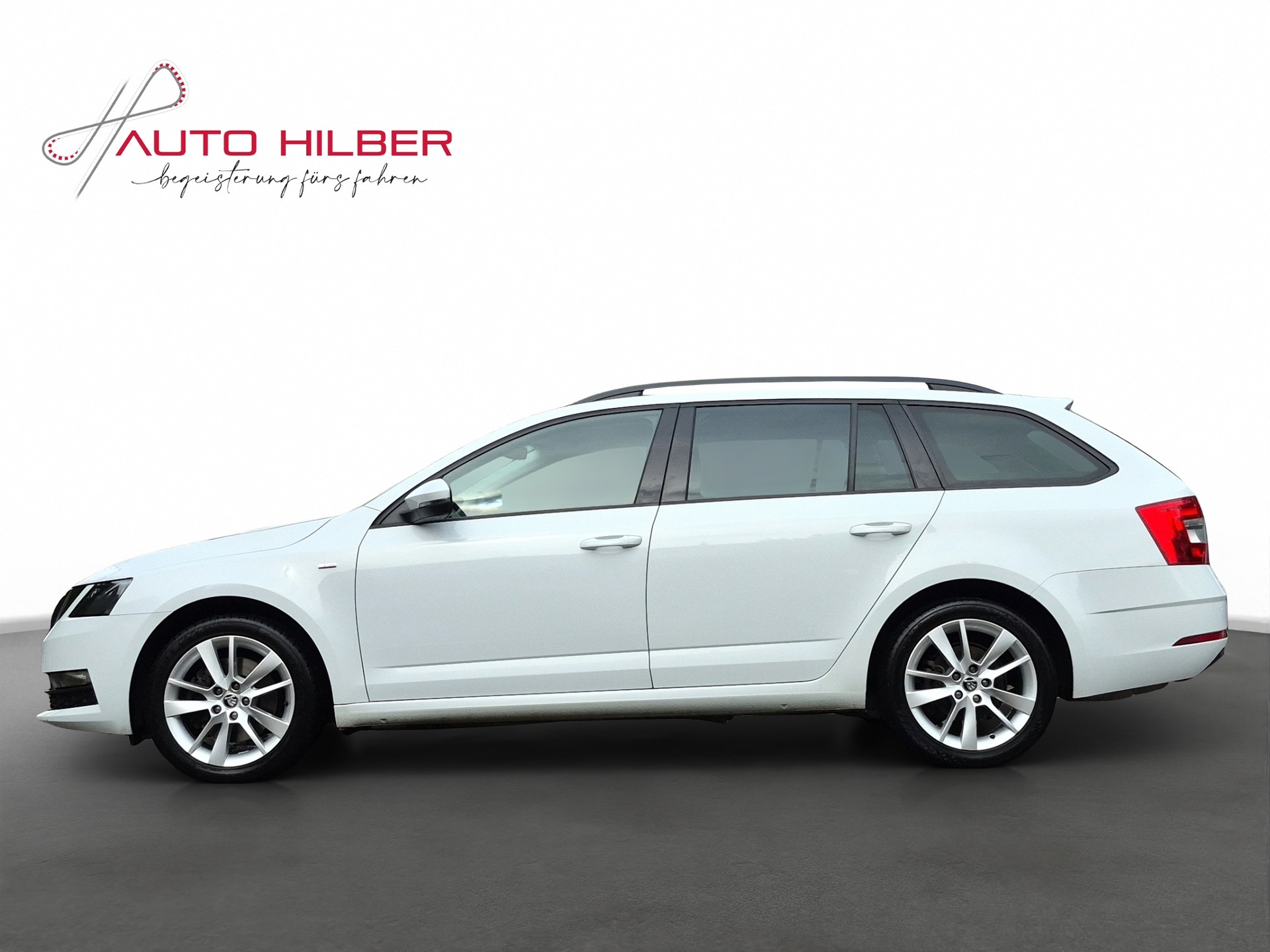 SKODA Octavia Combi 1.8 TSI Ambition 4x4 DSG *Carplay*-showroom-element-2