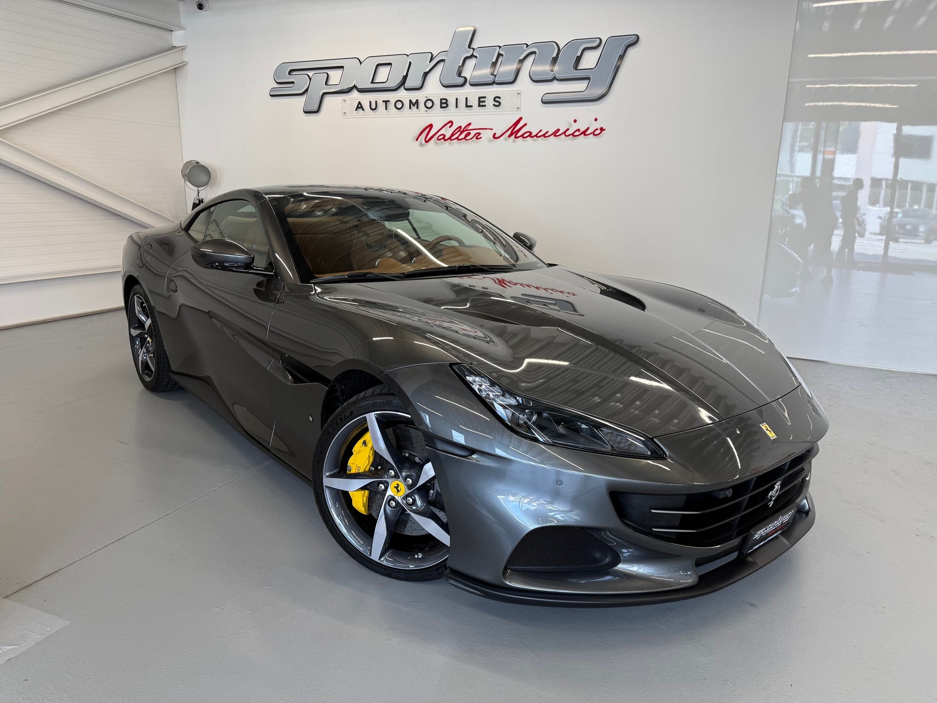 FERRARI Portofino 3.9 V8 T M-showroom-element-3