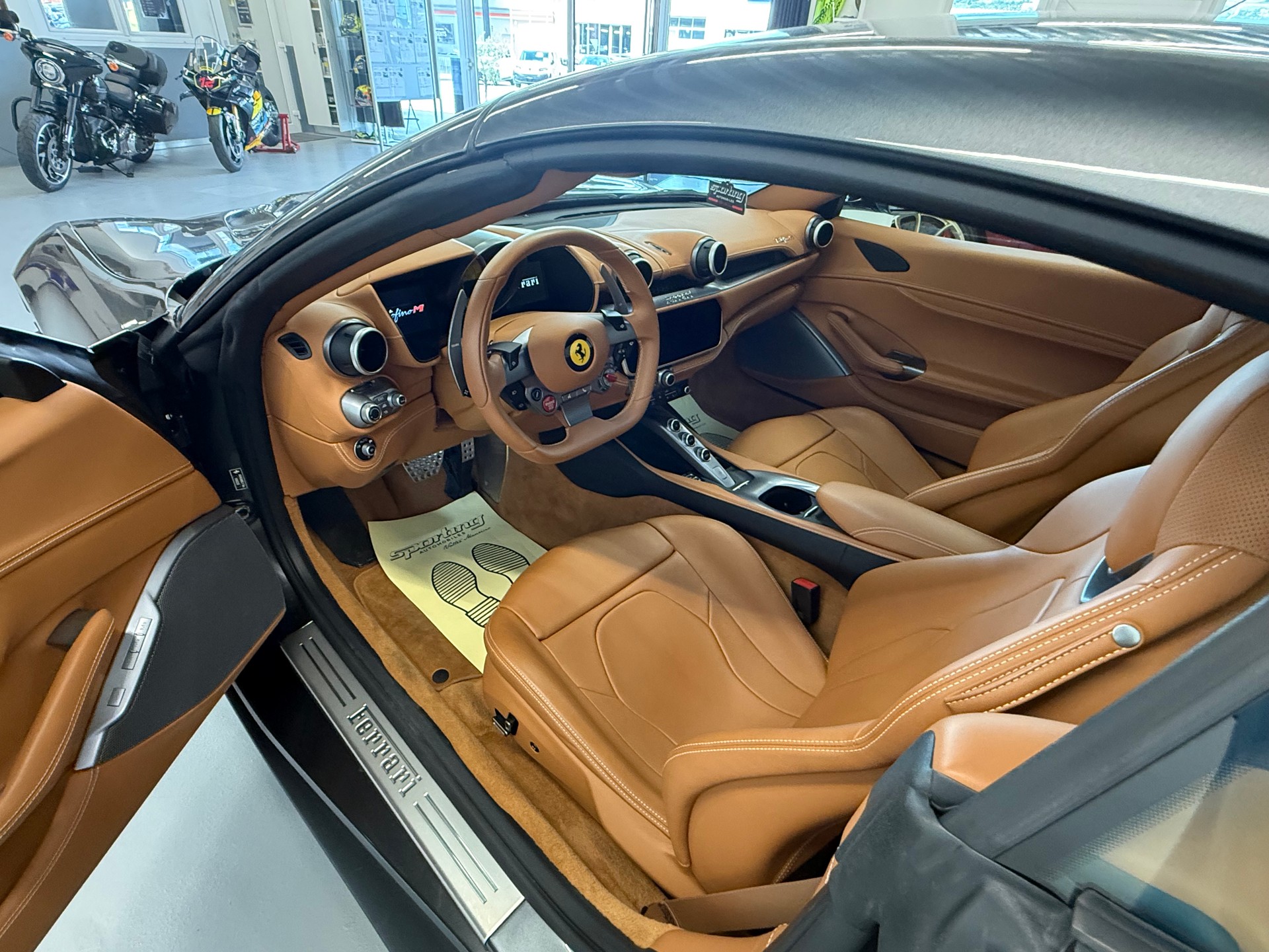 FERRARI Portofino 3.9 V8 T M-image-11