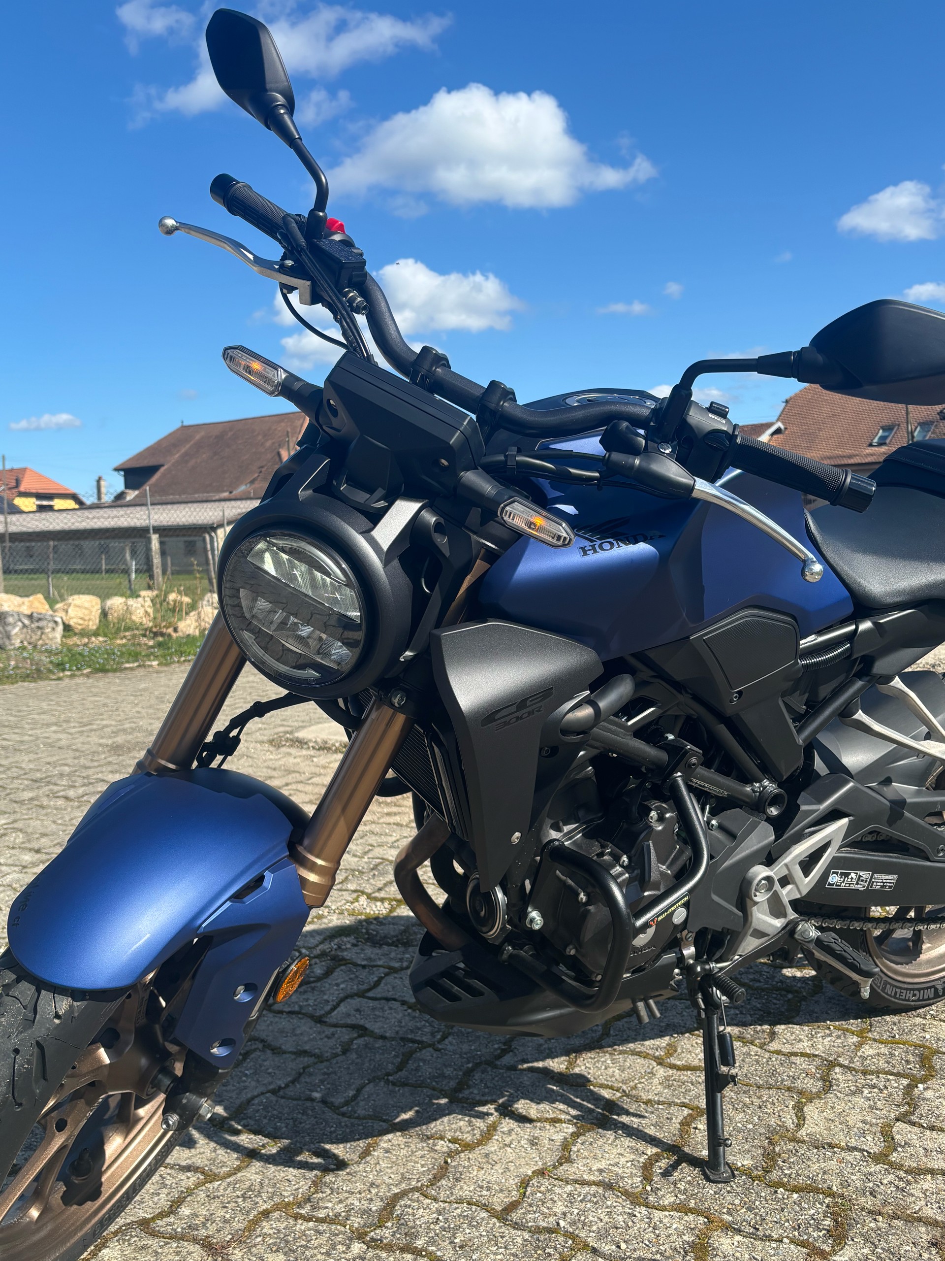 HONDA CB 300 R-image-6