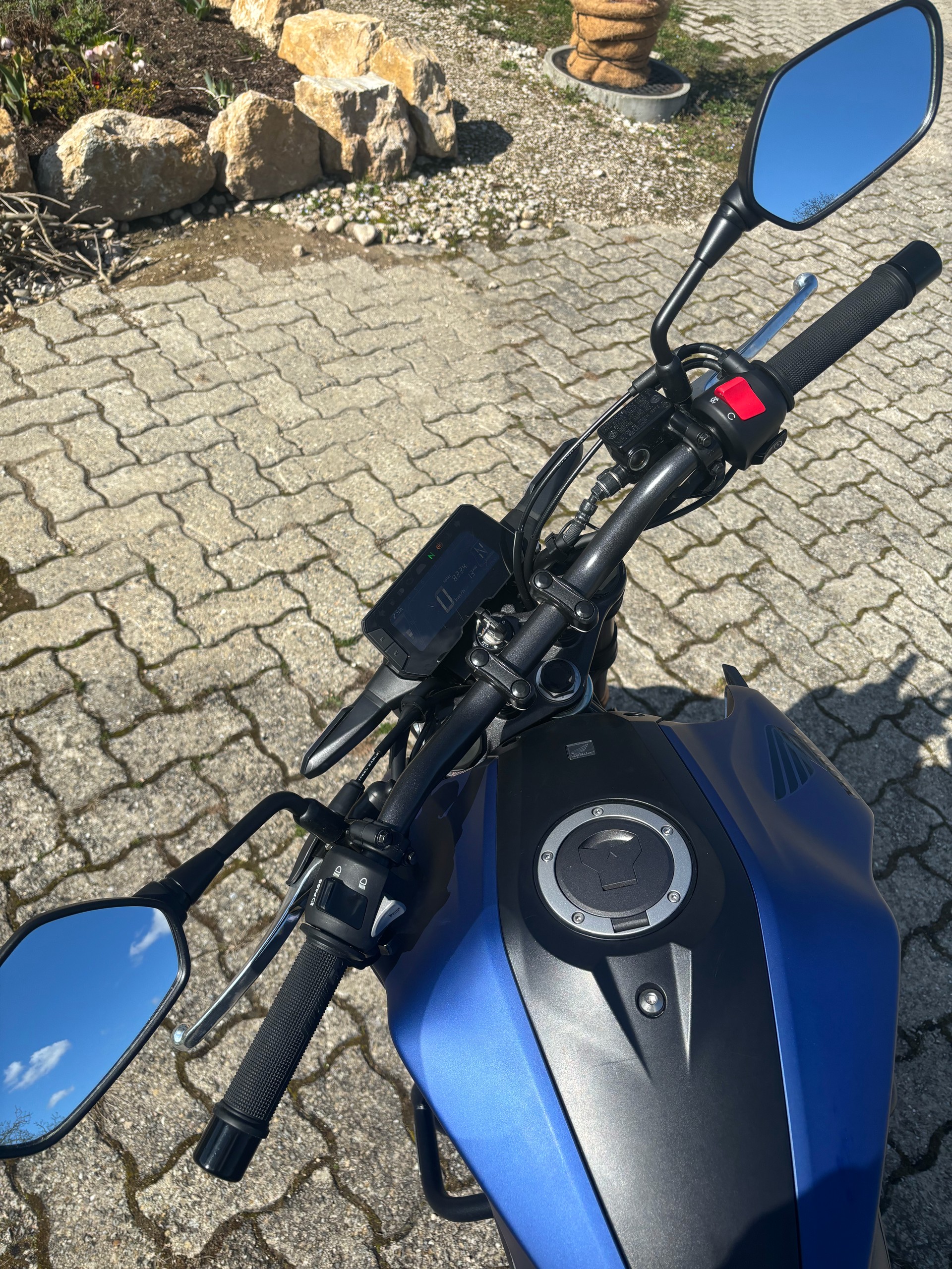 HONDA CB 300 R-image-4