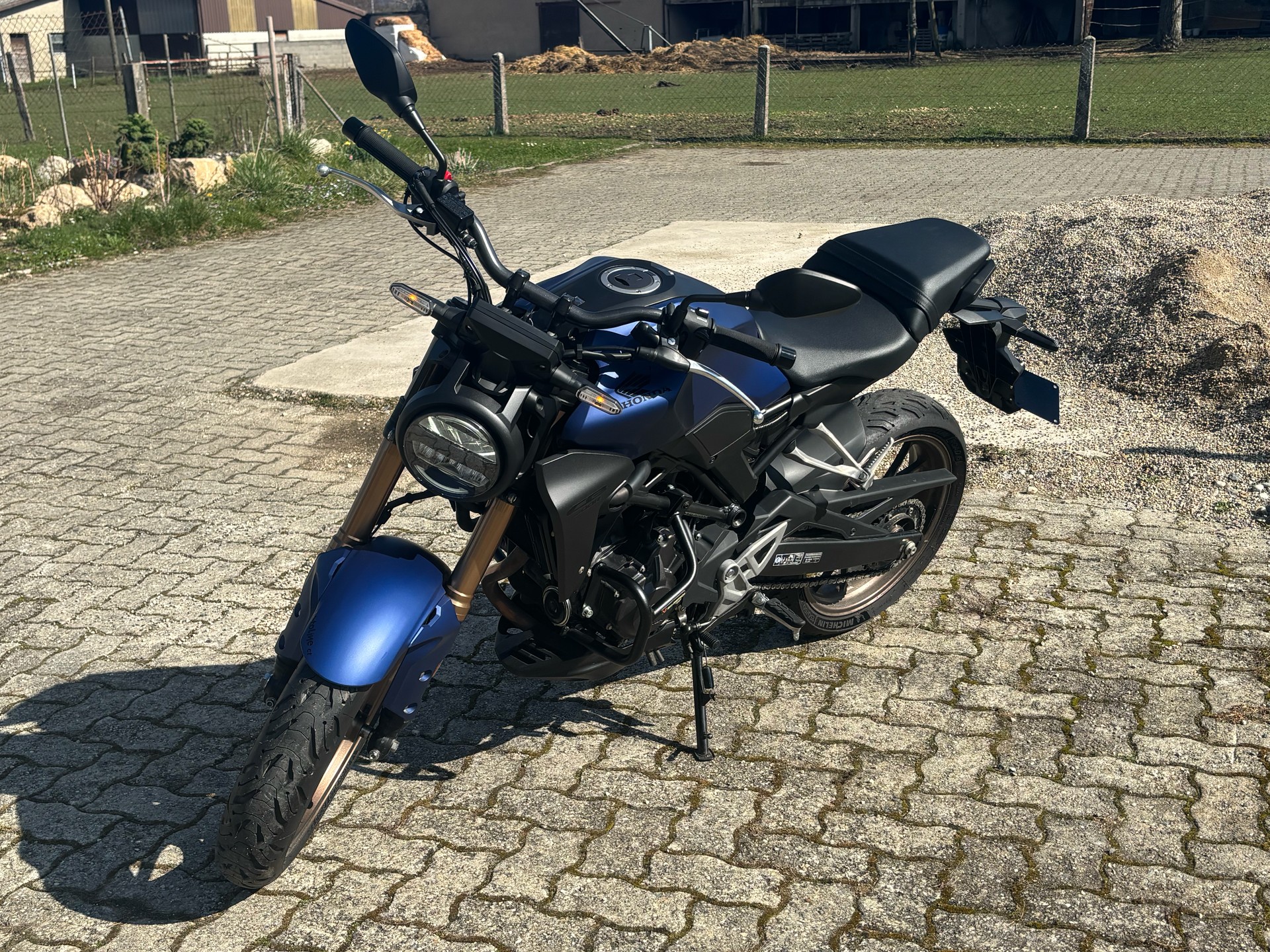 HONDA CB 300 R-image-5