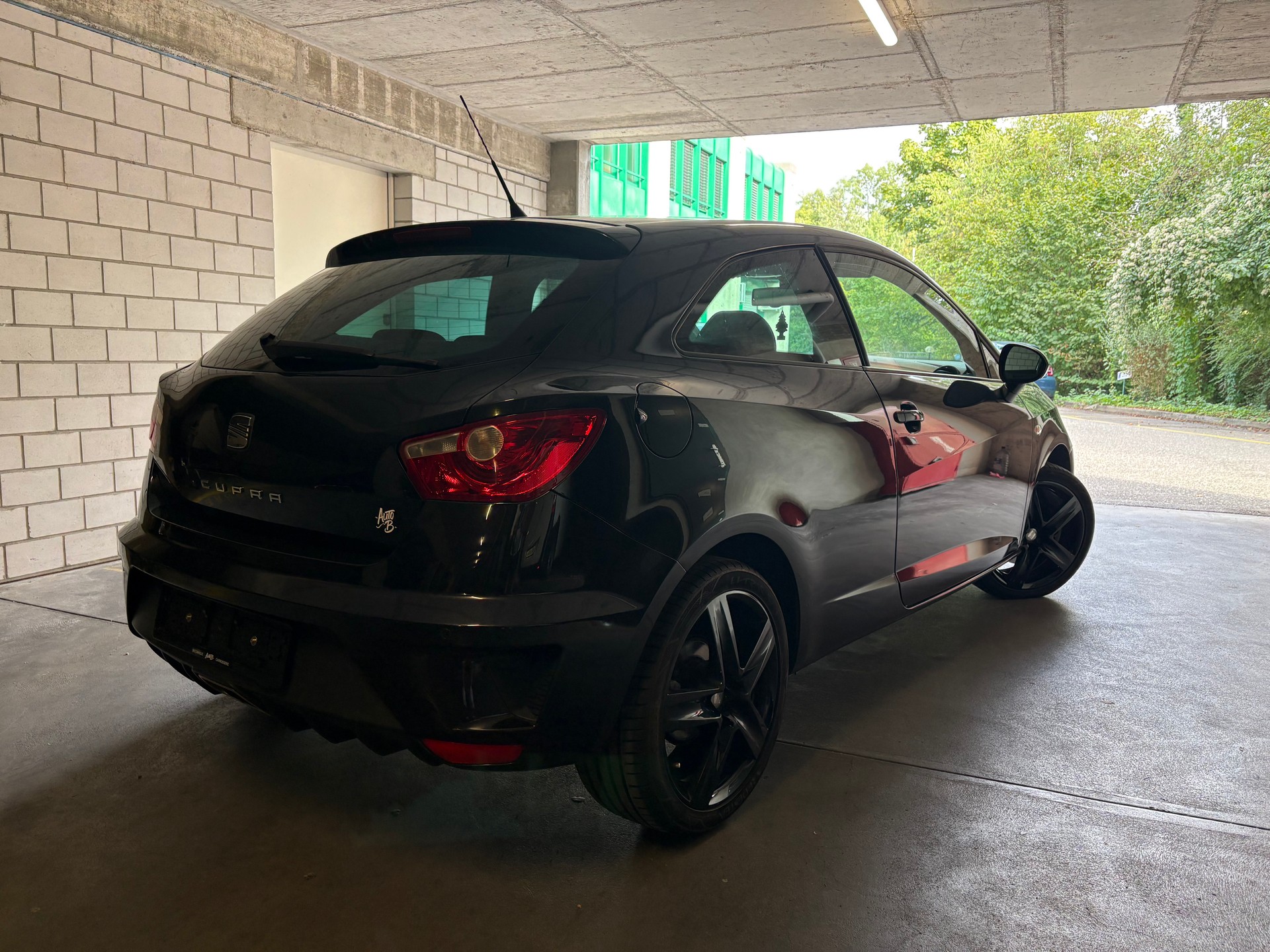 SEAT Ibiza SC 1.4 TSI Cupra DSG-image-2