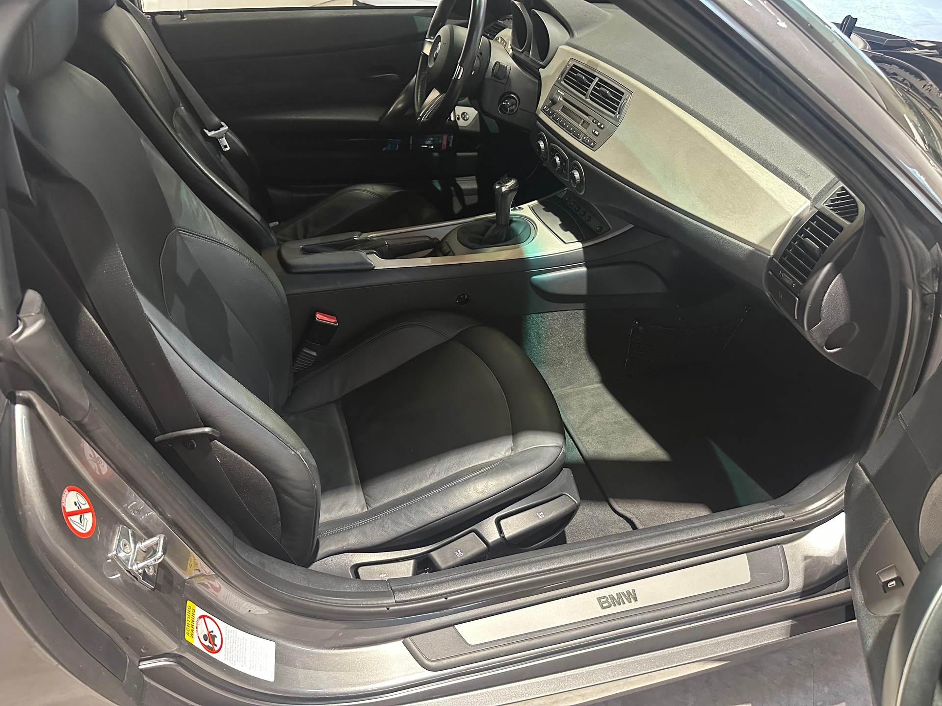 BMW Z4 3.0i Roadster 6-Gang Handschalter/Frisch ab MFK und grossem Service/Einzigartiger Klassiker mit wenig km!-image-16