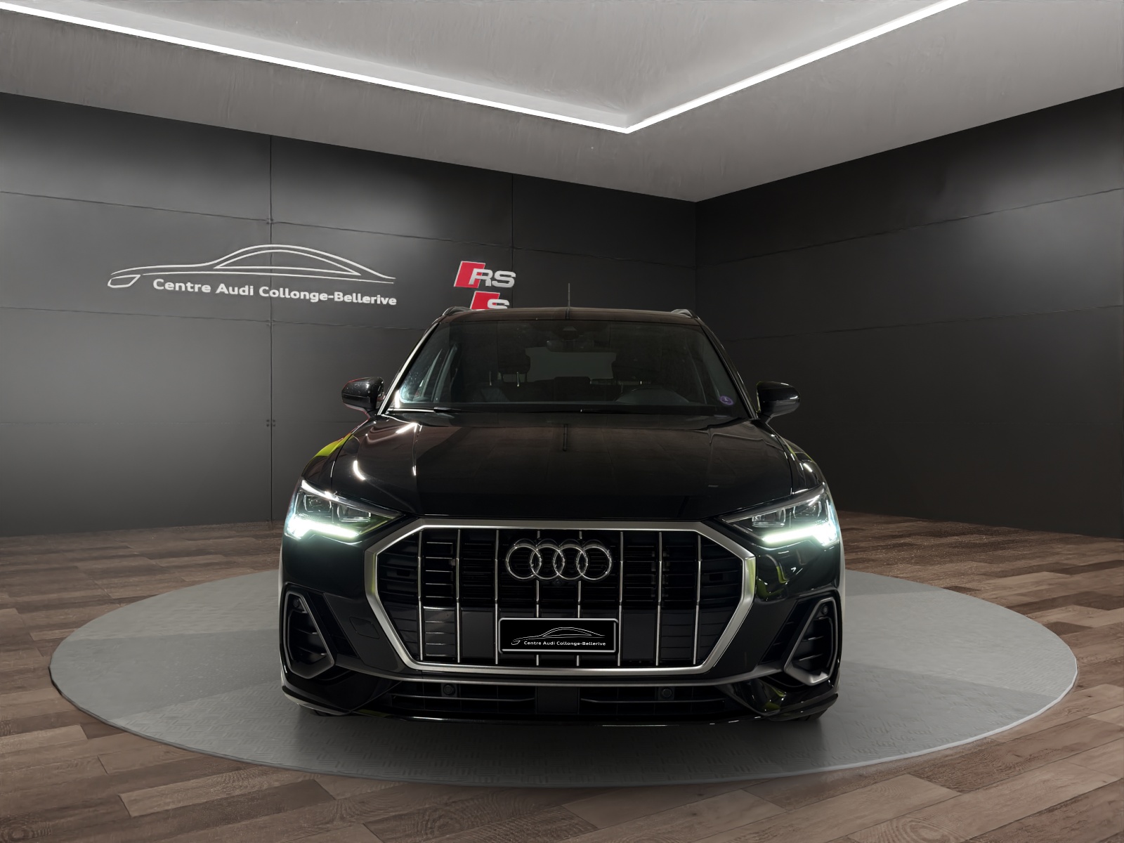 AUDI Q3 45 TFSI e S line S-tronic-showroom-element-1