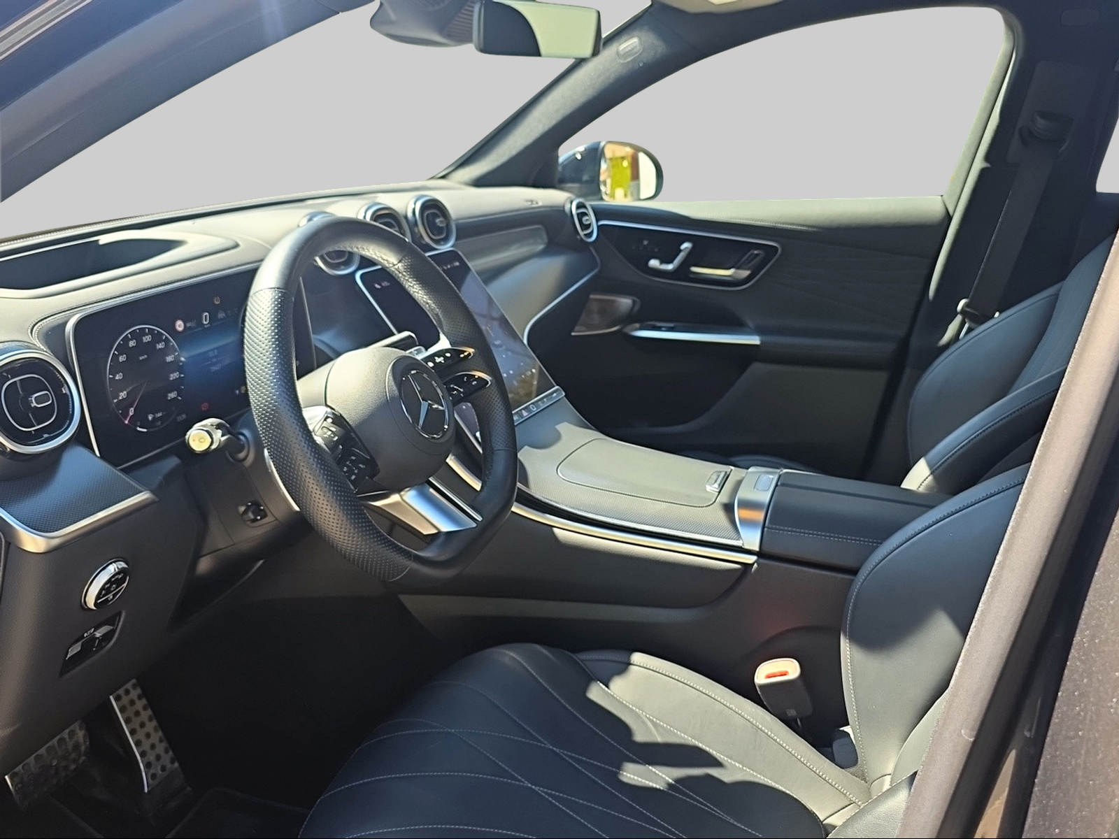 MERCEDES-BENZ GLC 300 AMG Line 4Matic 9G-Tronic-image-8