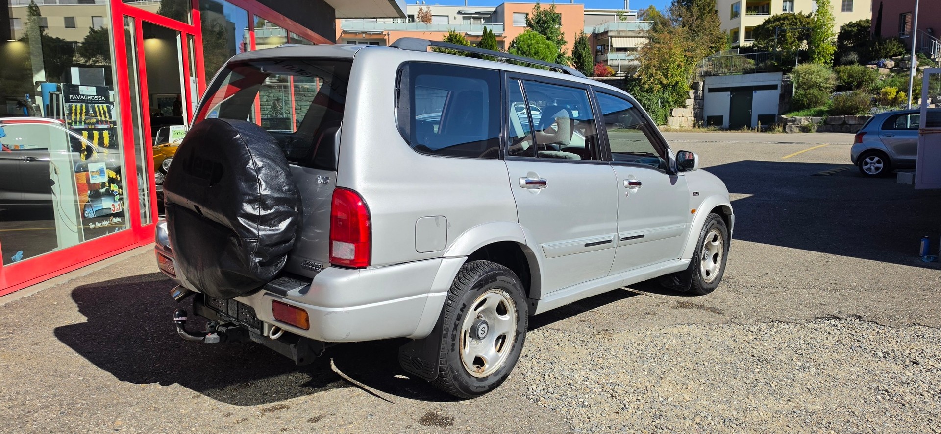 SUZUKI Grand Vitara 2.7 V6 Wagon-showroom-element-2