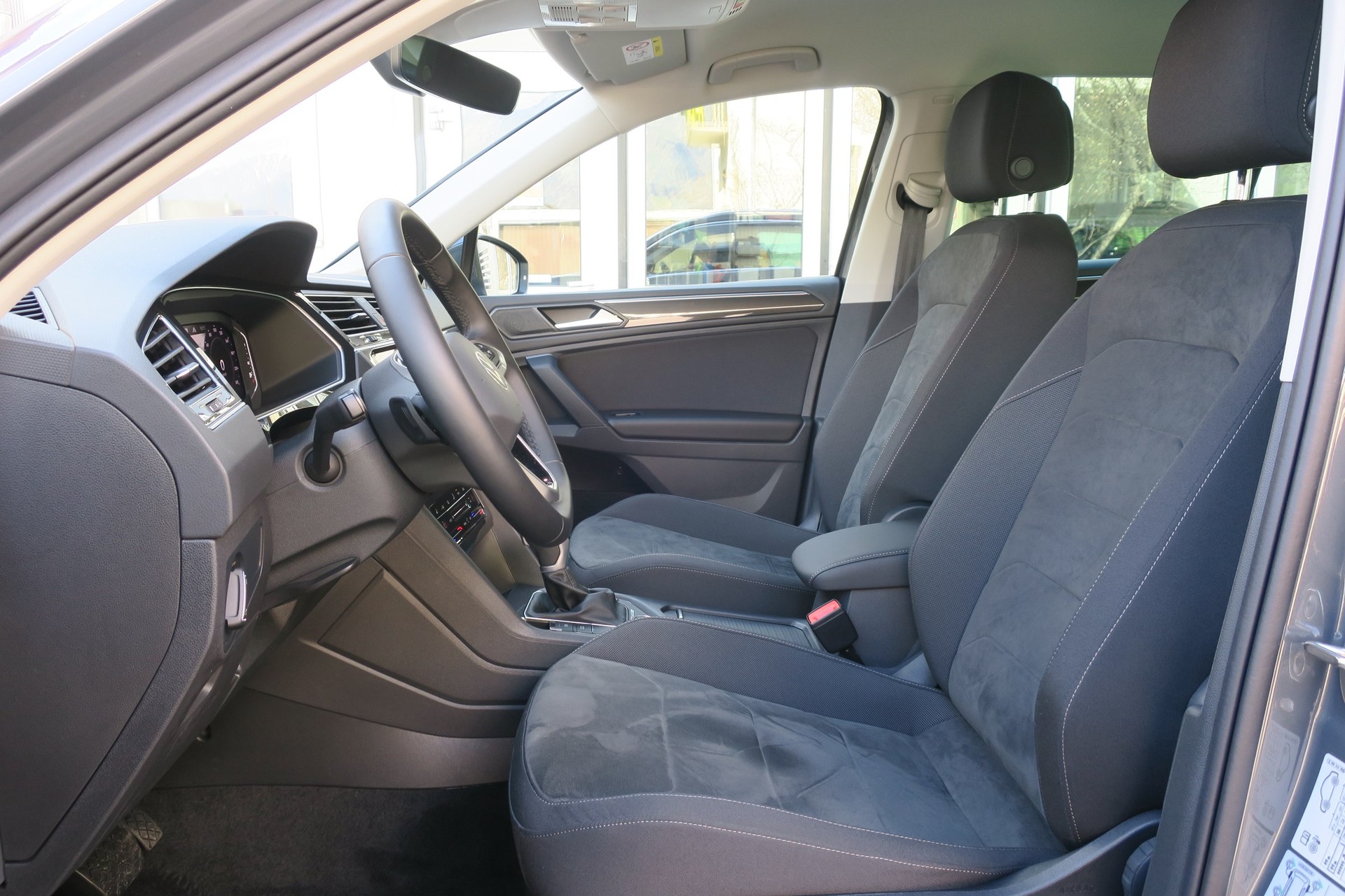 VW Tiguan 2.0 TDI SCR Elegance 4Motion DSG-showroom-element-2