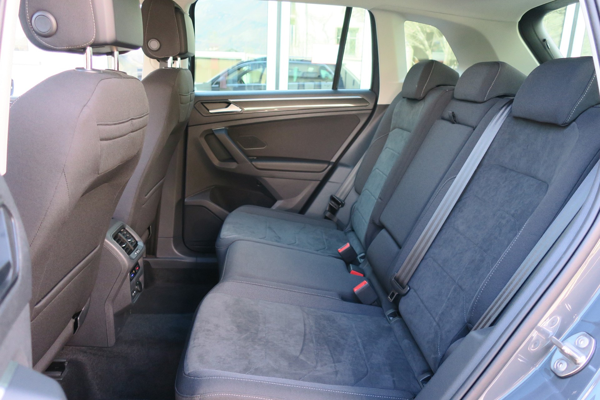 VW Tiguan 2.0 TDI SCR Elegance 4Motion DSG-showroom-element-3