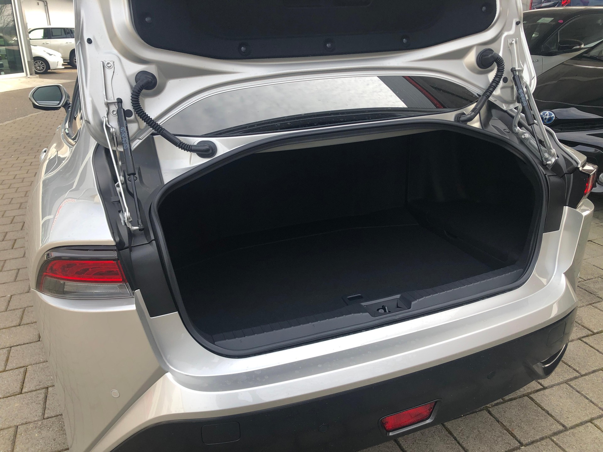 TOYOTA Mirai Fuel Cell Platinum-image-6