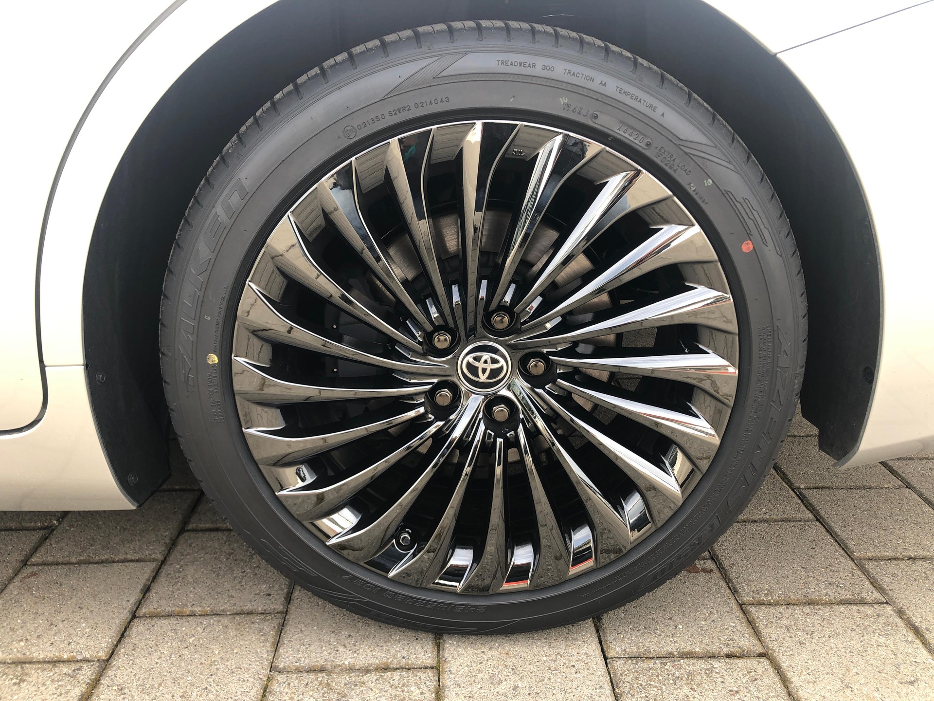 TOYOTA Mirai Fuel Cell Platinum-image-7