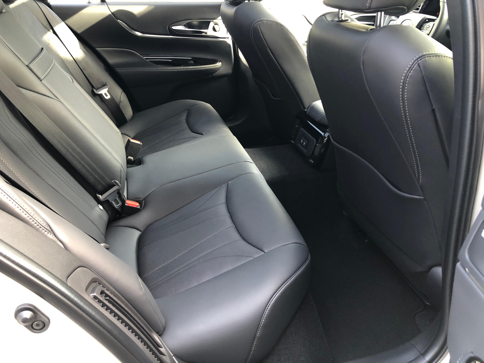 TOYOTA Mirai Fuel Cell Platinum-image-13
