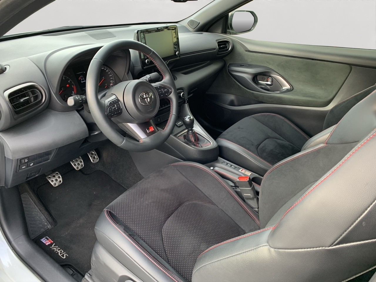 TOYOTA Yaris 1.6 GR Sport-image-6