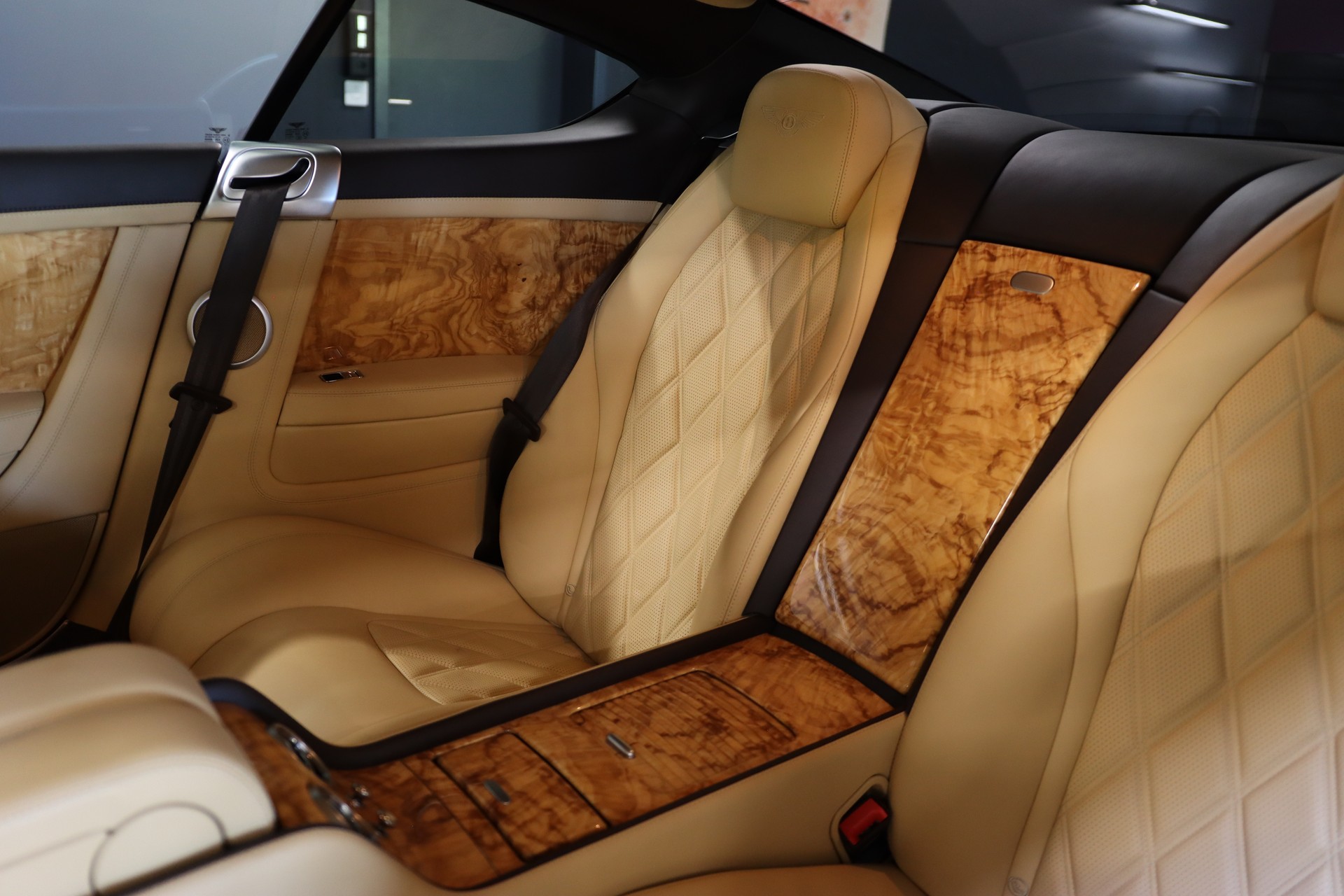 BENTLEY Continental GT 6.0 W12-image-13
