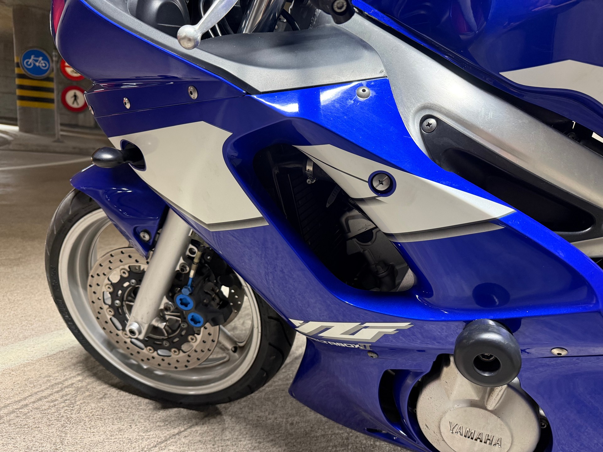 YAMAHA YZF-R6-image-6