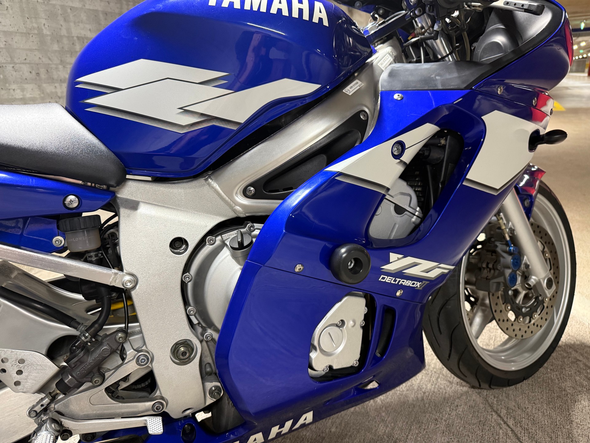 YAMAHA YZF-R6-image-7