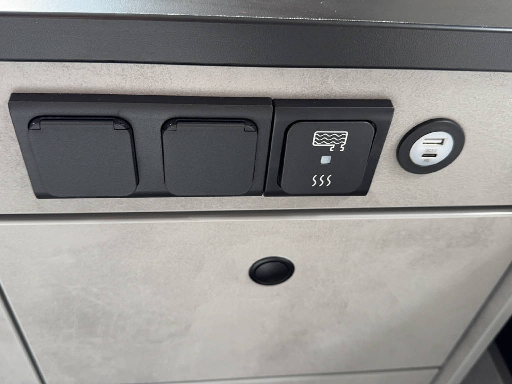 CROSSCAMP Peugeot Boxer 5.4 DF 3.5 t L2 H2 2.2BlueHDi 140 ADVTR-image-10