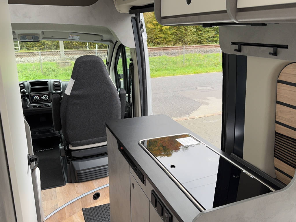 CROSSCAMP Peugeot Boxer 5.4 DF 3.5 t L2 H2 2.2BlueHDi 140 ADVTR-image-8