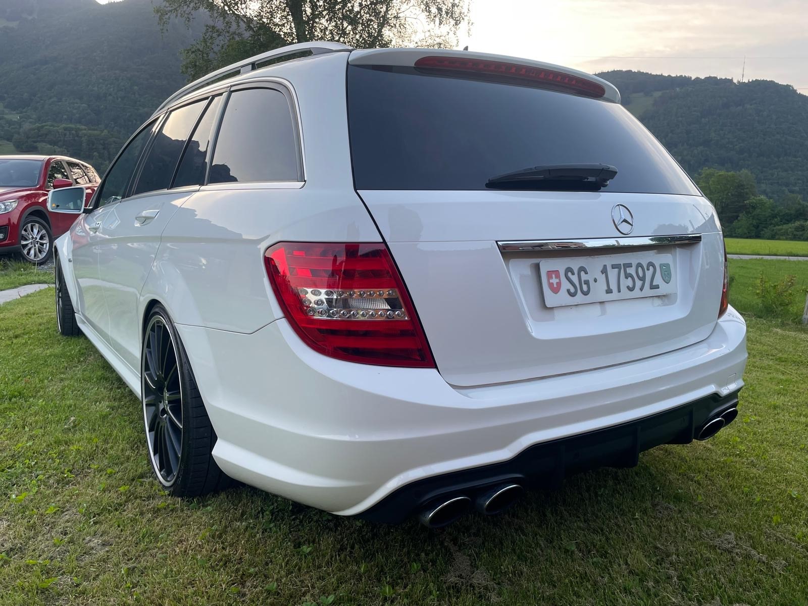 MERCEDES-BENZ C 63 AMG Avantgarde Speedshift MCT-image-4