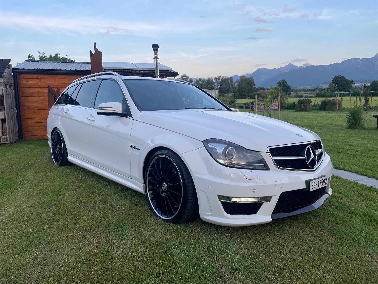MERCEDES-BENZ C 63 AMG Avantgarde Speedshift MCT