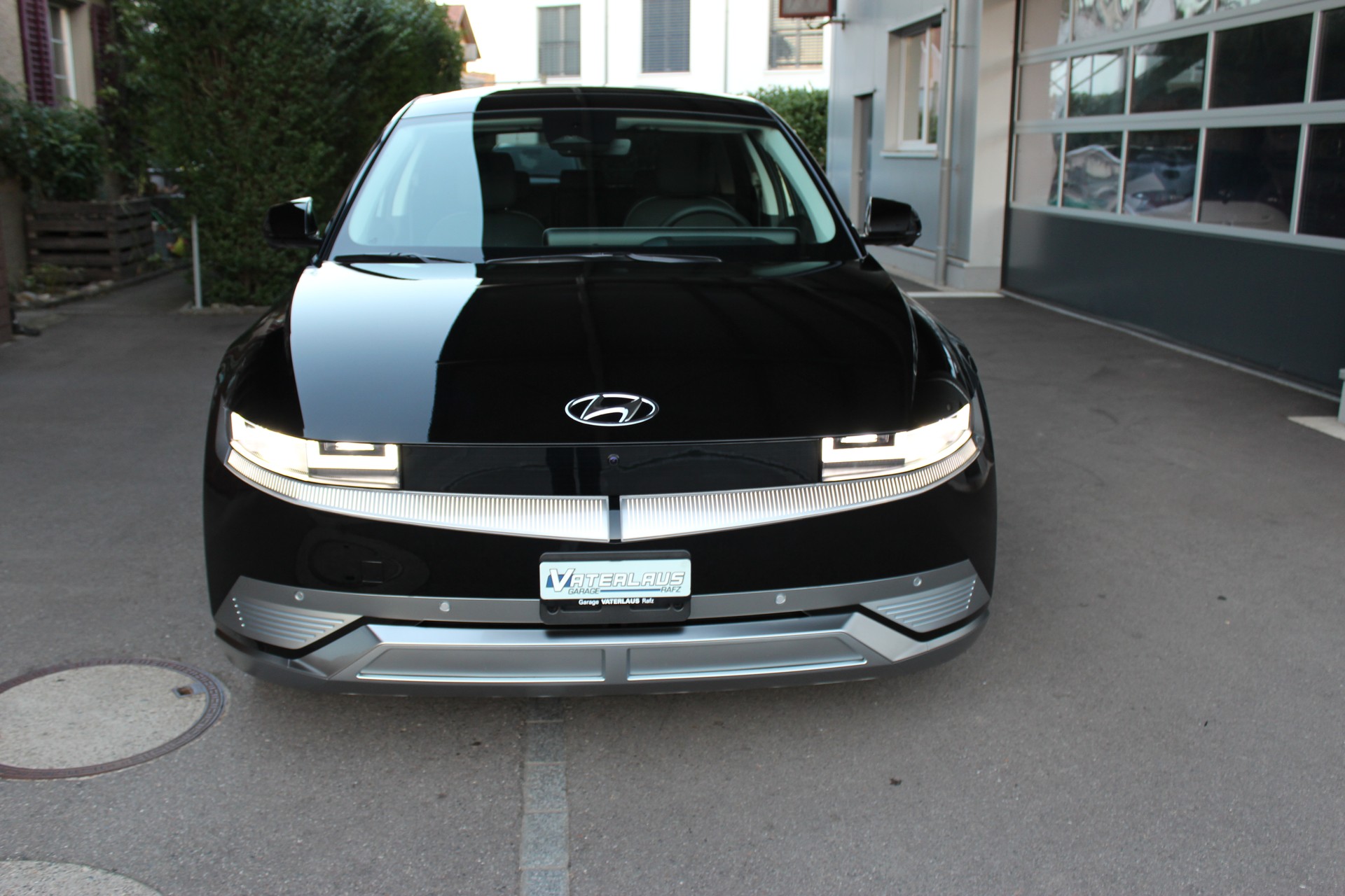 HYUNDAI Ioniq 5 72kWh Vertex 4WD-showroom-element-1
