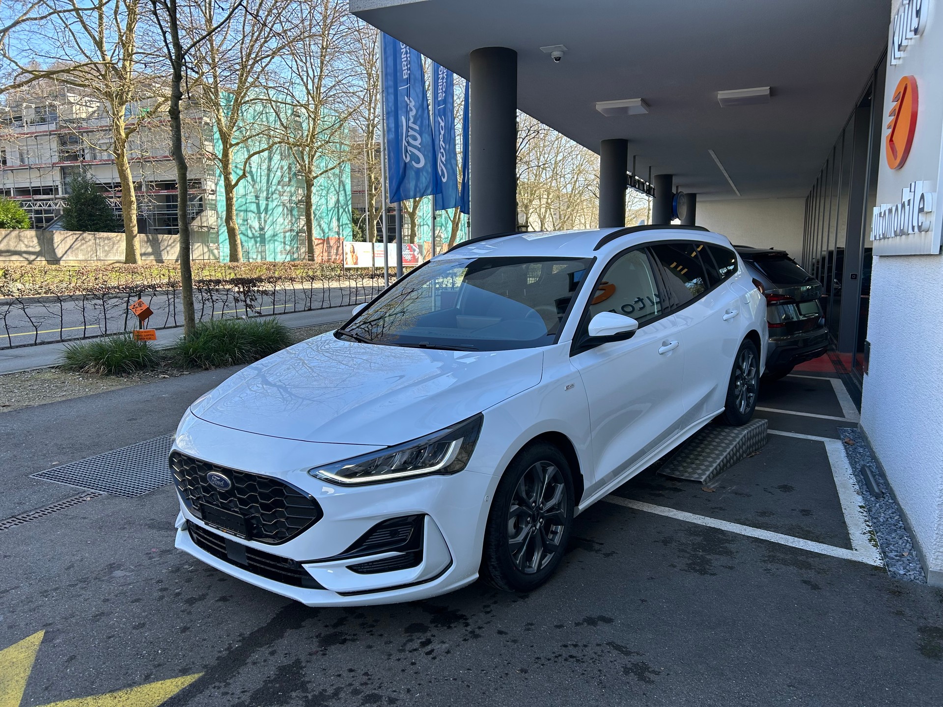 FORD Focus 1.0 MHEV ST-Line X Automat-showroom-element-2