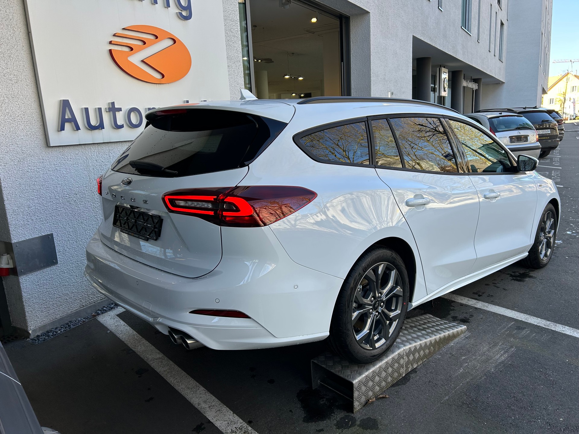 FORD Focus 1.0 MHEV ST-Line X Automat-image-4
