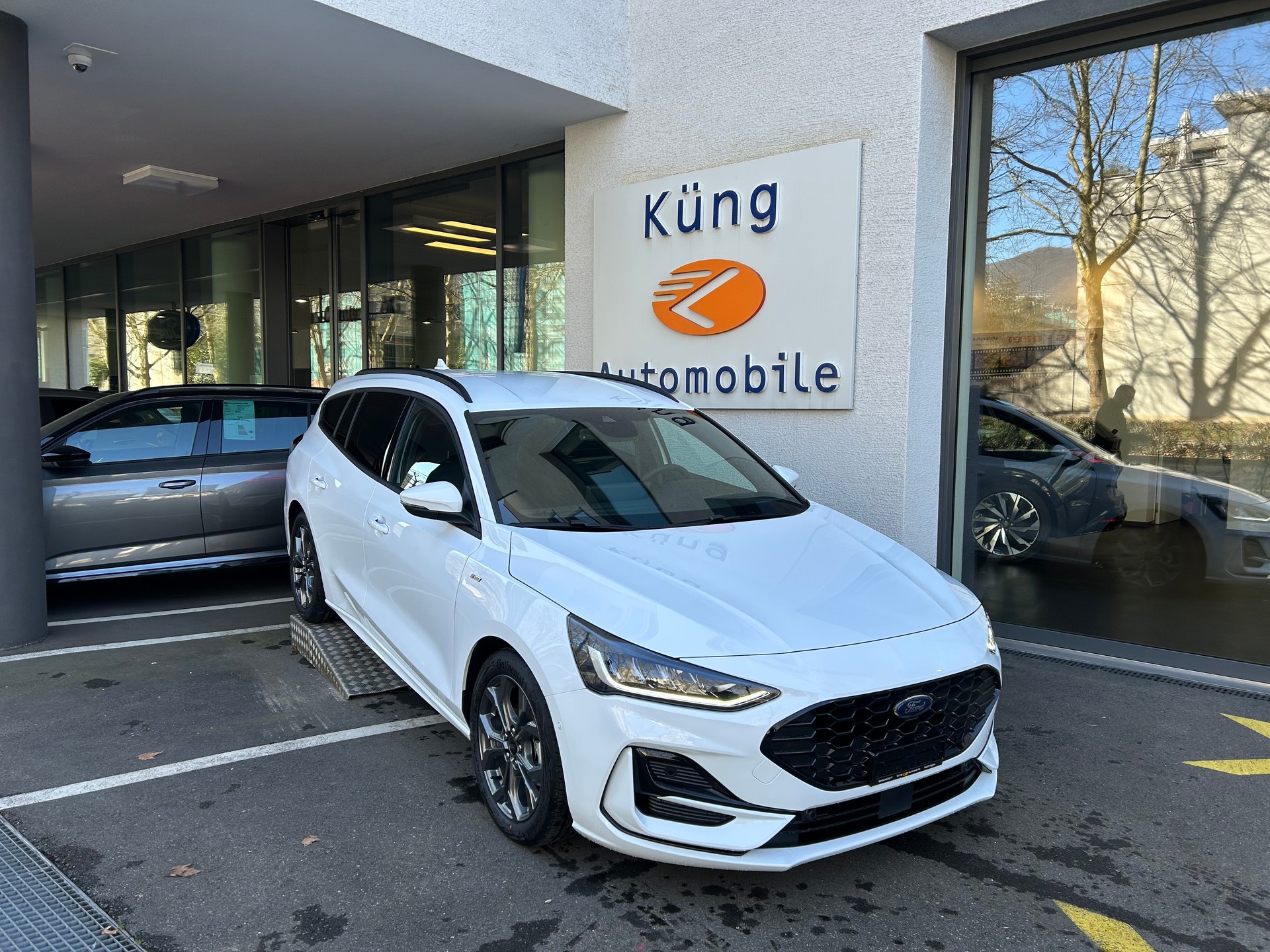 FORD Focus 1.0 MHEV ST-Line X Automat
