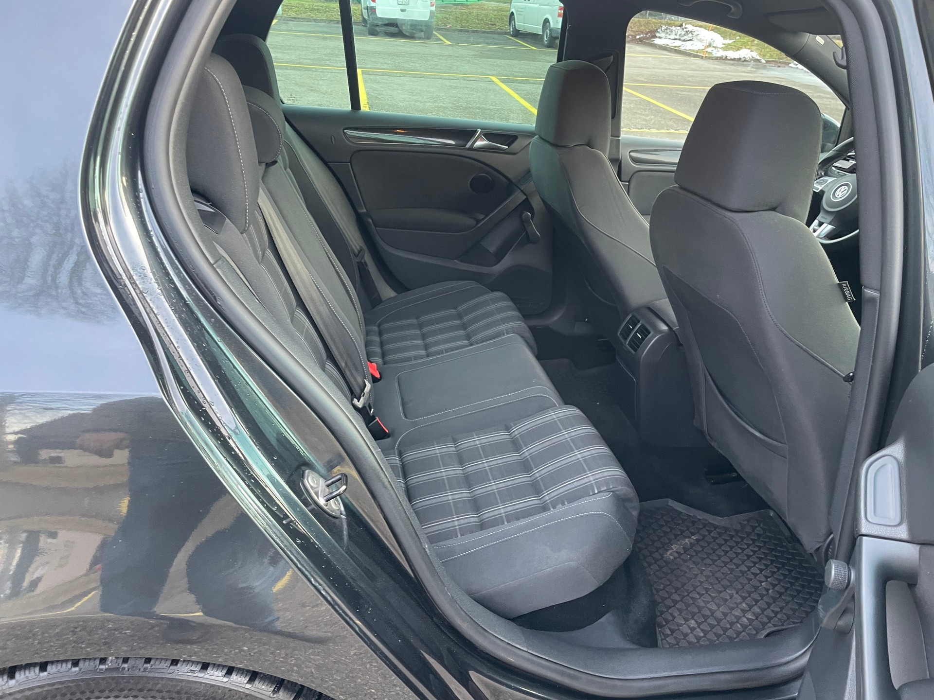 VW Golf 2.0 TDI GT DSG-image-12