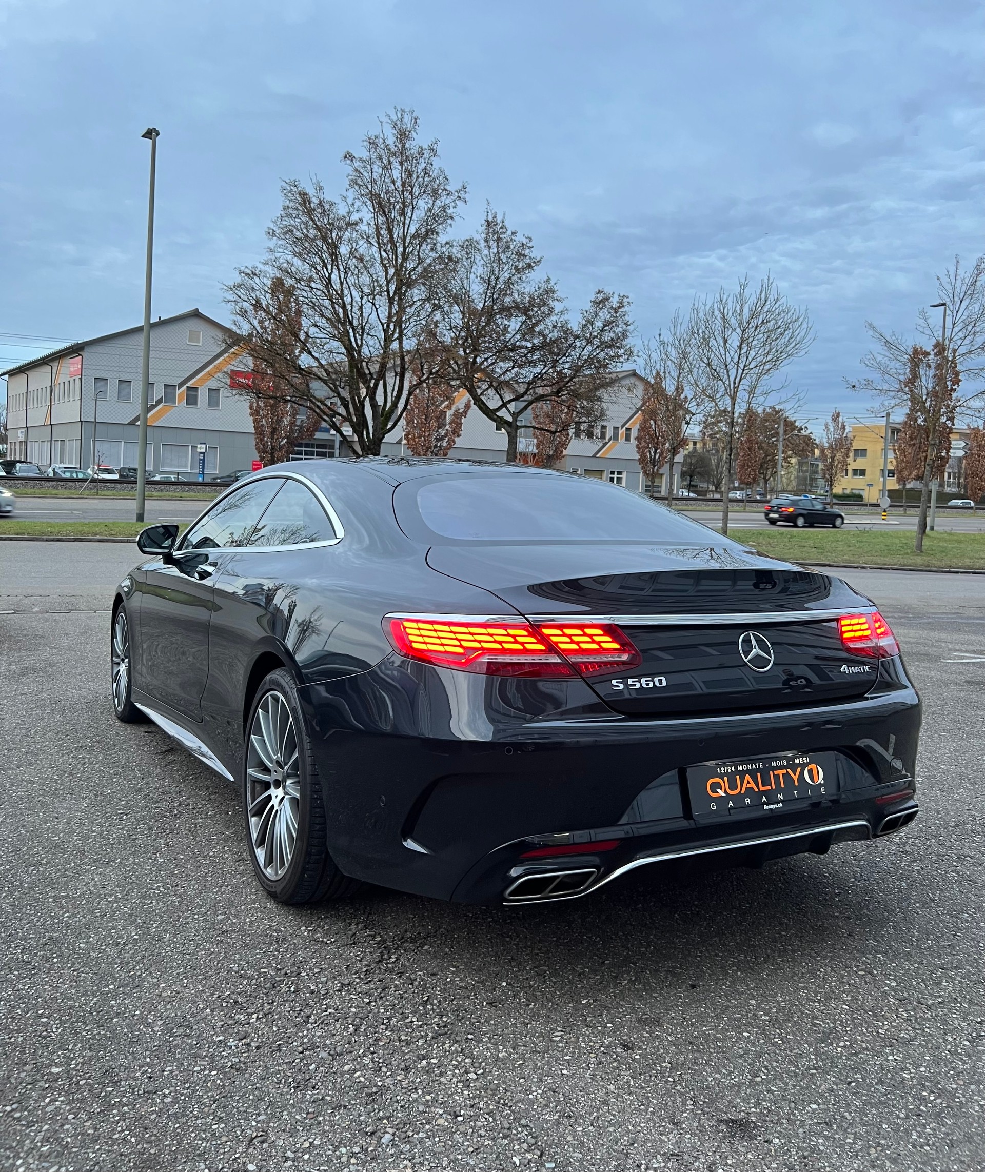 MERCEDES-BENZ S 560 4Matic 9G-Tronic-showroom-element-3